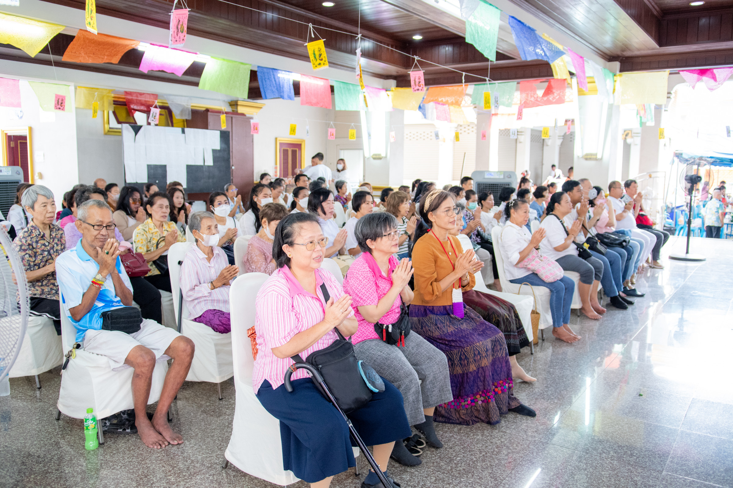 ภาพร่วมพิธีกรรมวัดดิสหงษาราม