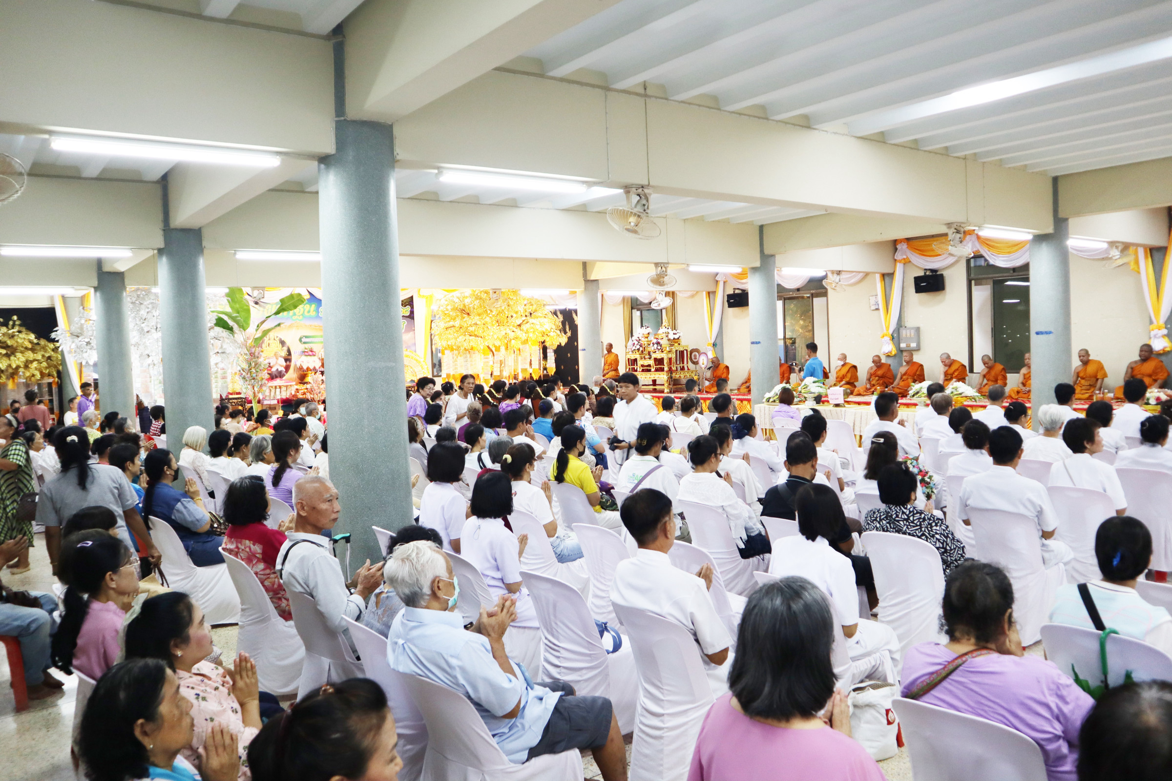 ภาพร่วมพิธีกรรมวัดบางเพ็งใต้