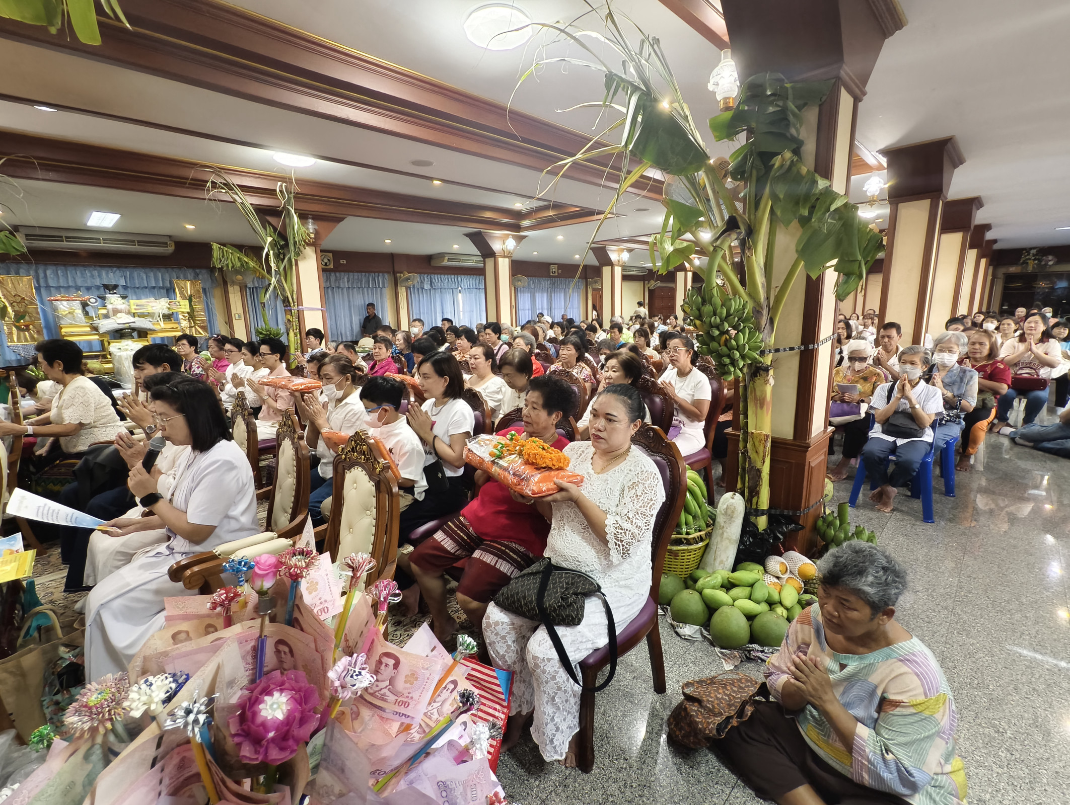 ภาพร่วมพิธีกรรมวัดสุวรรณ