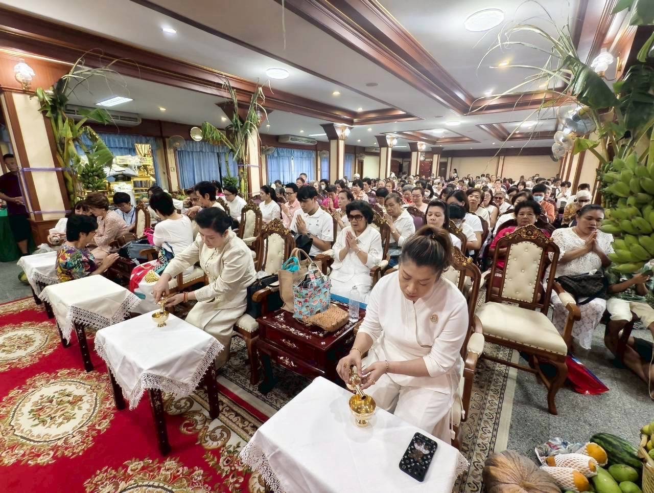 ภาพร่วมพิธีกรรมวัดสุวรรณ