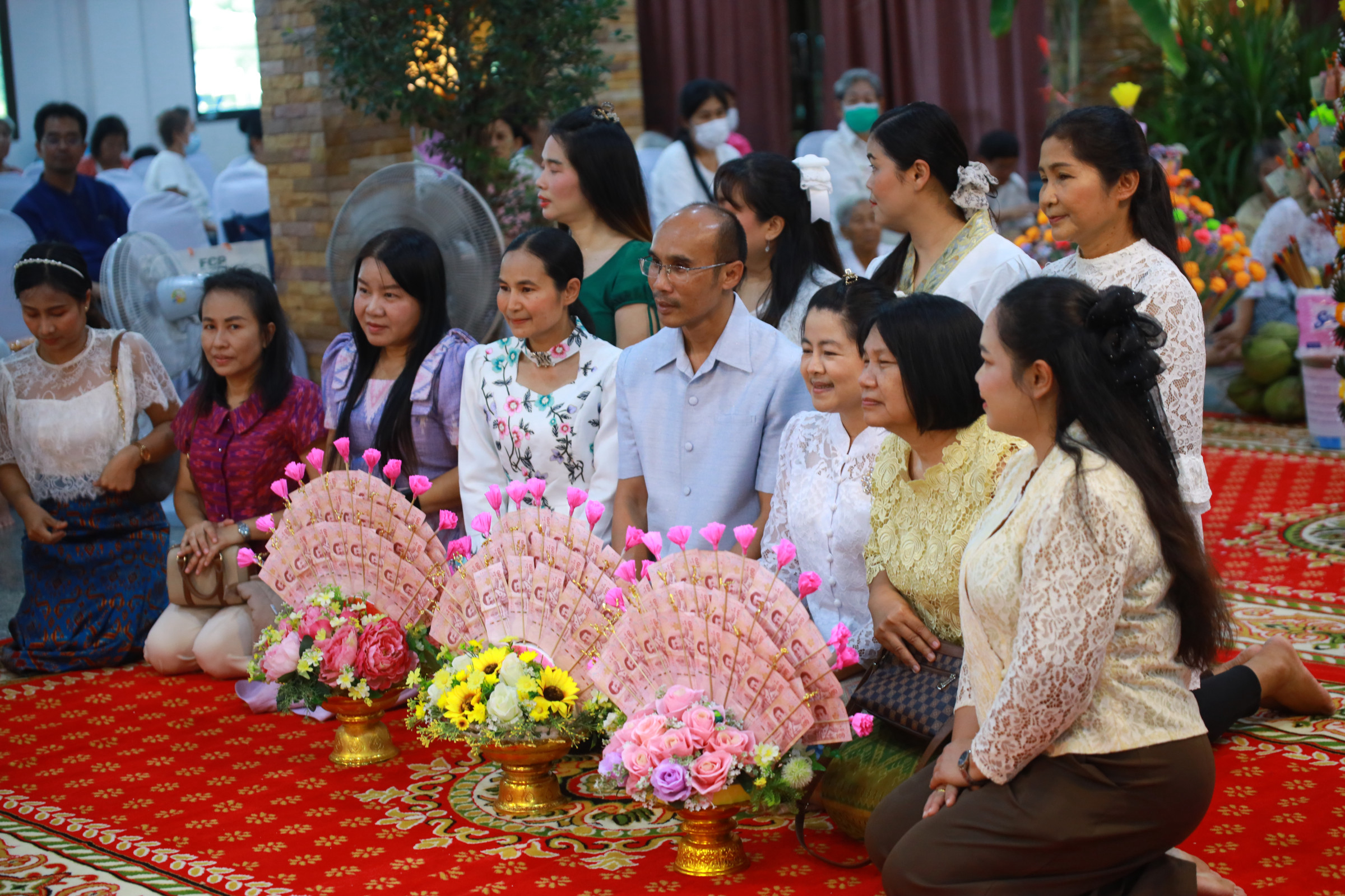 ภาพร่วมพิธีกรรมวัดราษฎร์นิยมธรรม