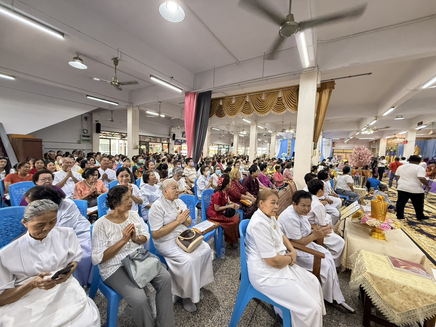 ภาพร่วมพิธีกรรมวัดสน