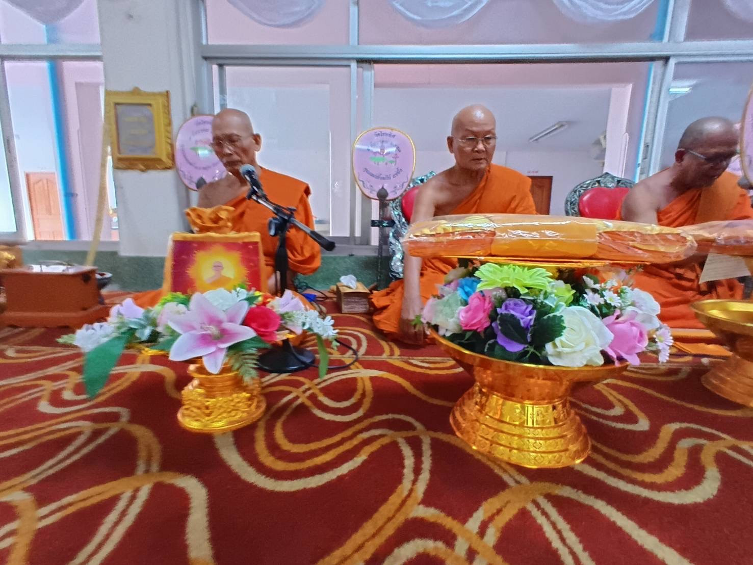 ภาพร่วมขบวนกฐินวัดไชยทิศ