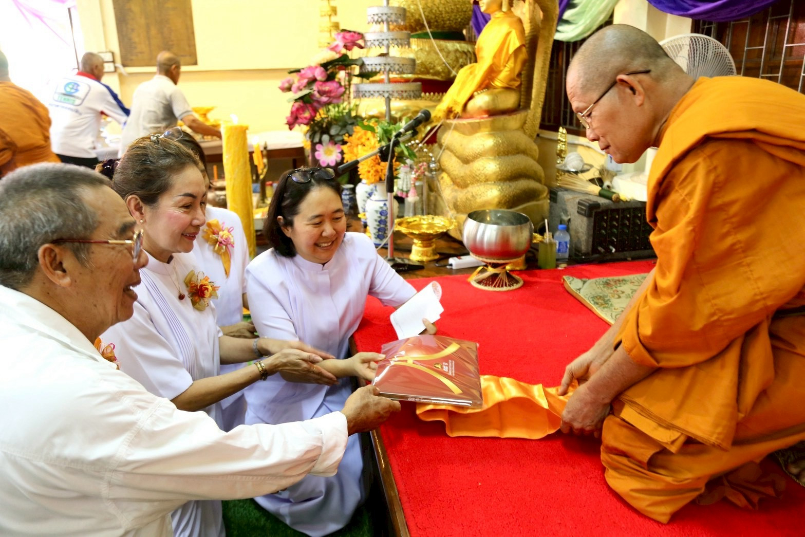 ภาพร่วมพิธีกรรมวัดโพธิ์