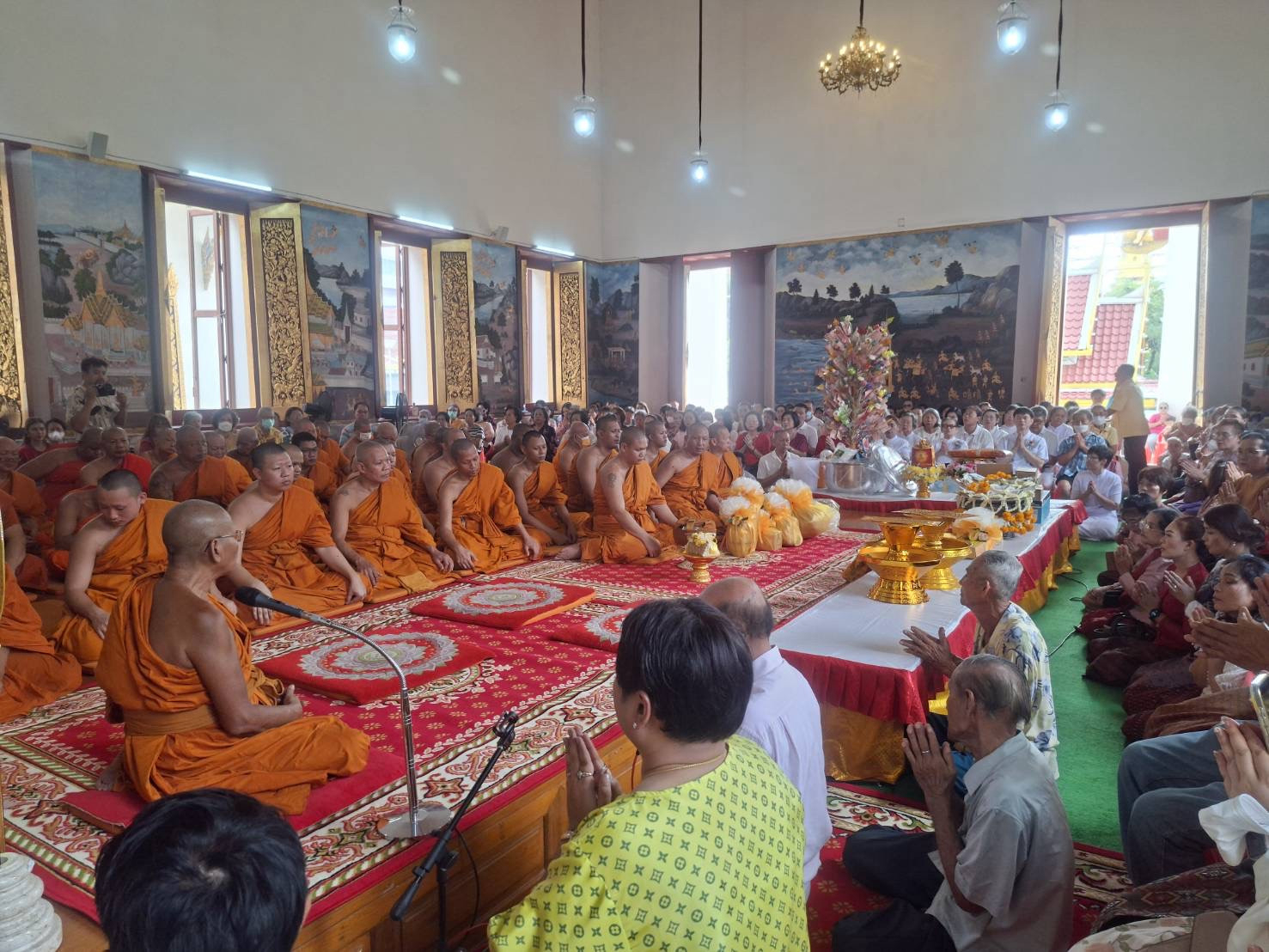 ภาพร่วมพิธีกรรมวัดอุทัยธาราม