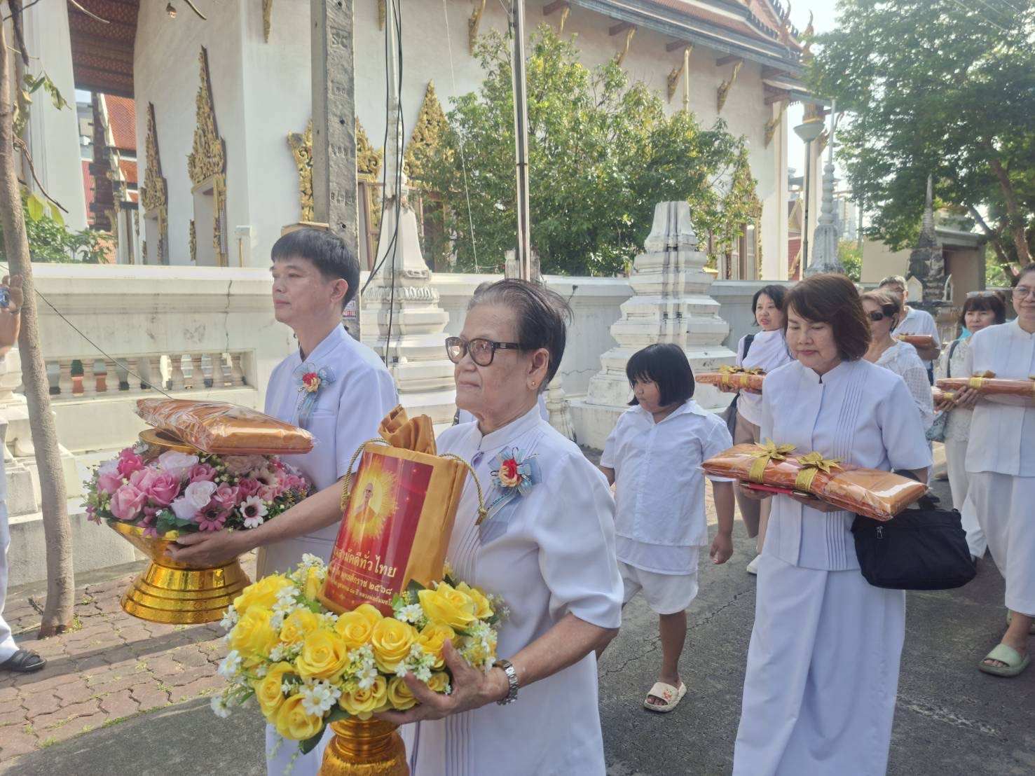 ภาพร่วมพิธีกรรมวัดอุทัยธาราม