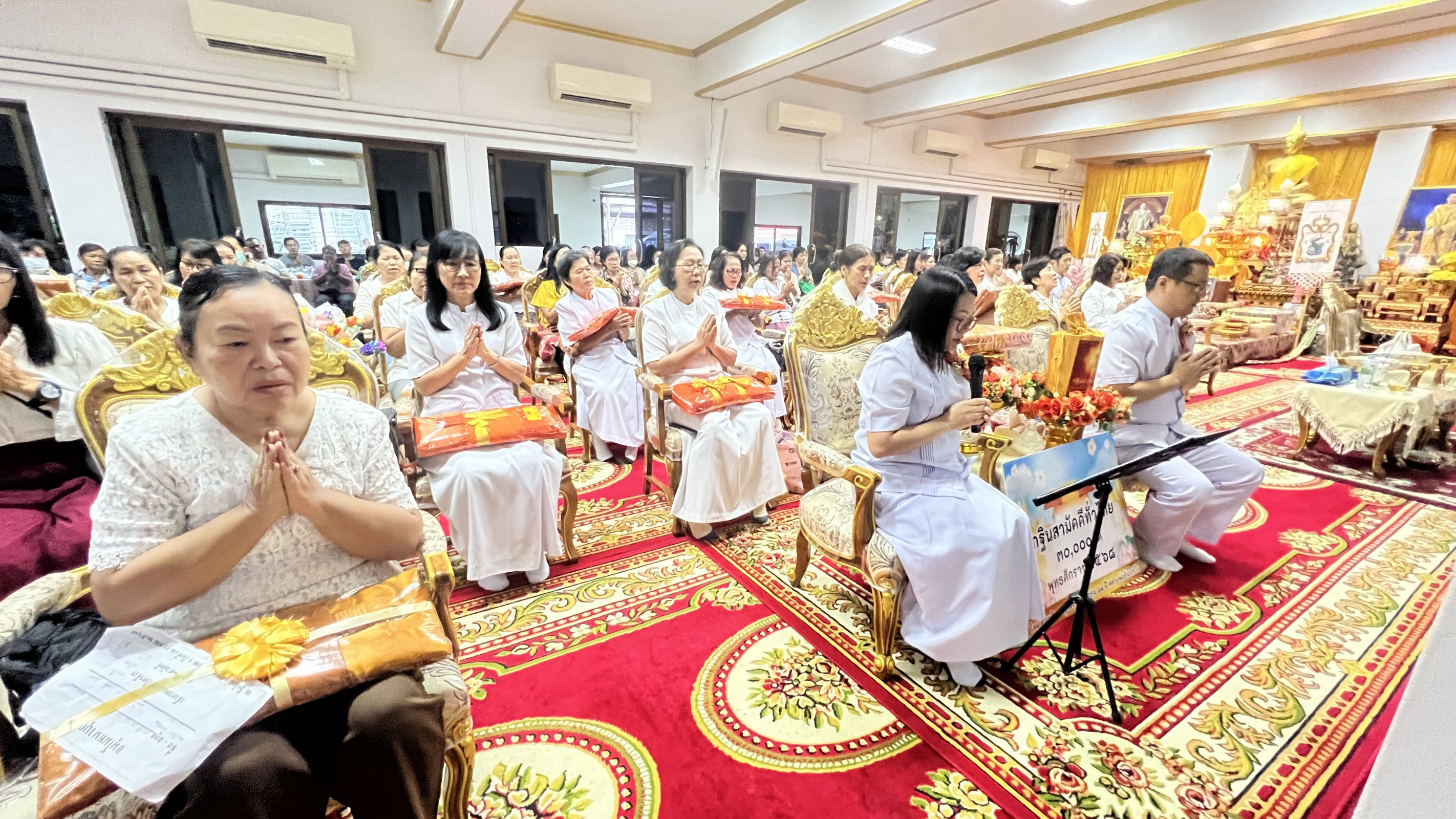 ภาพร่วมพิธีกรรมวัดใหม่ช่องลม