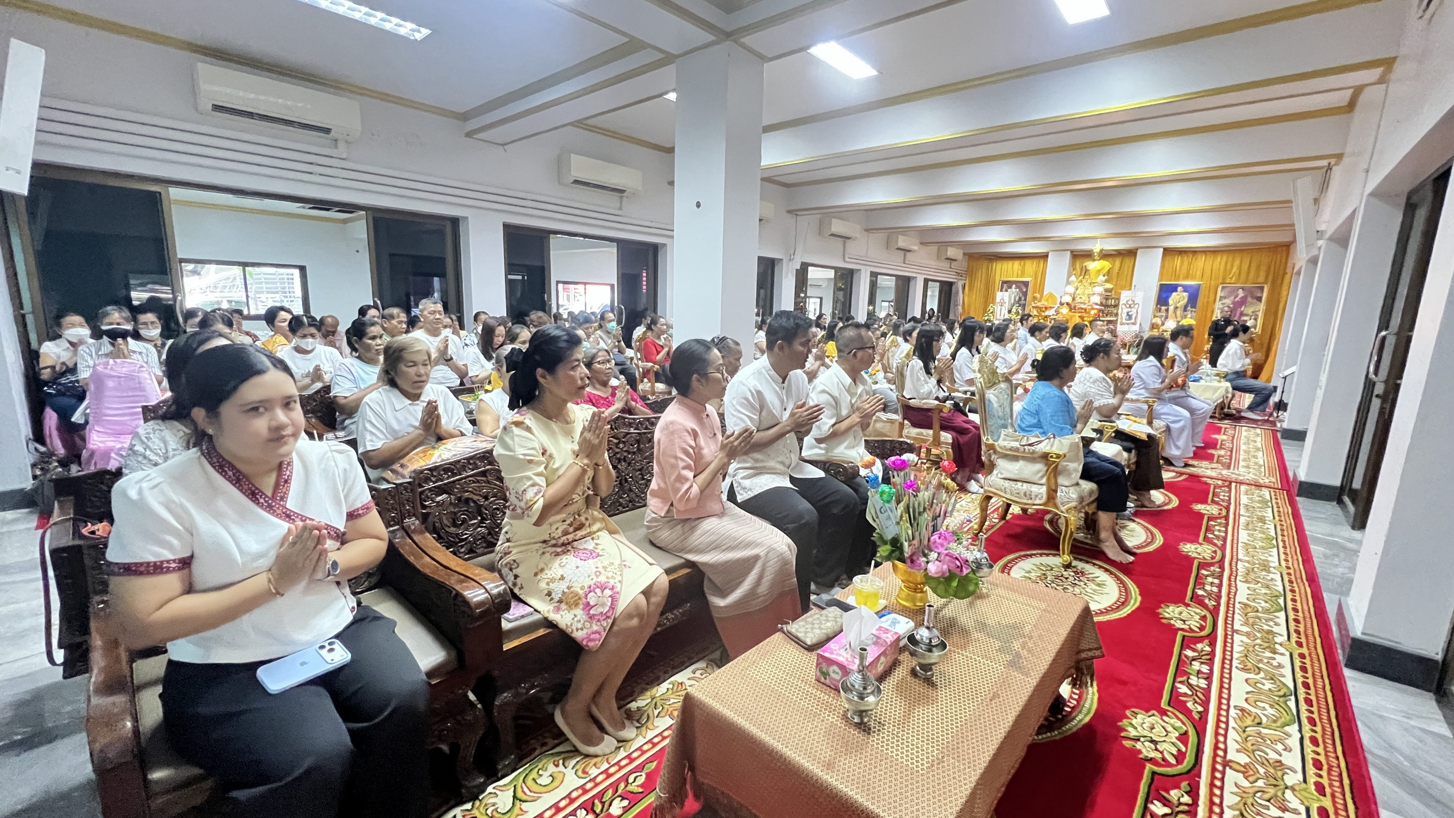 ภาพร่วมพิธีกรรมวัดใหม่ช่องลม