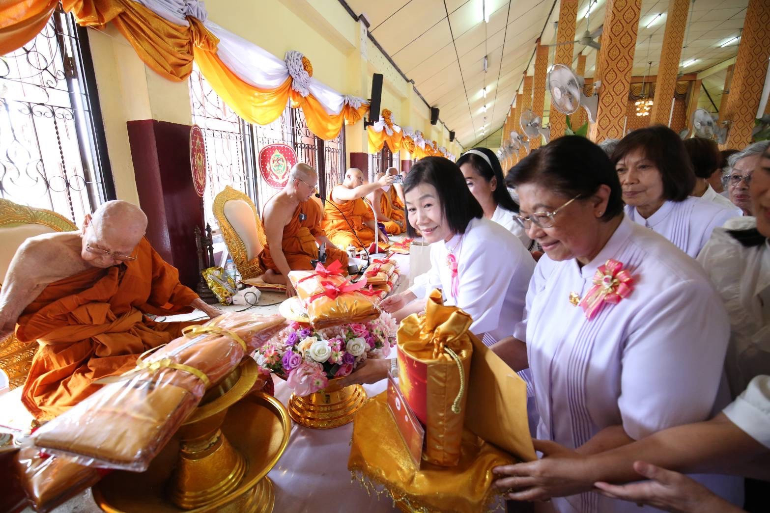 ภาพร่วมพิธีกรรมวัดสีกัน (พุทธสยาม)