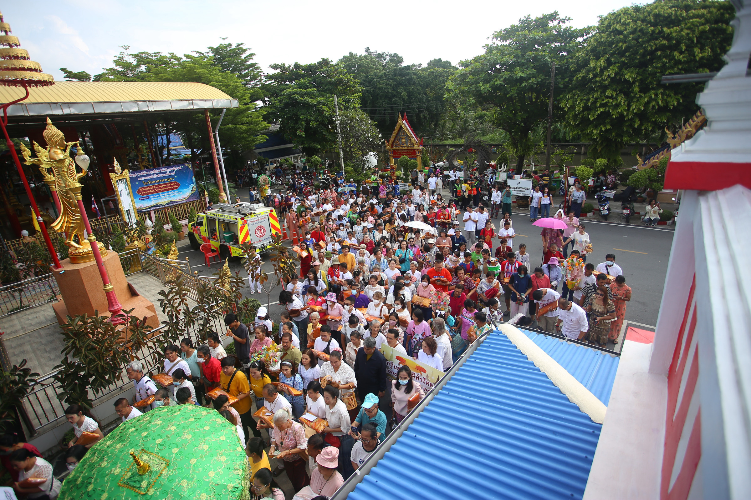 ภาพร่วมพิธีกรรมวัดราษฎร์ศรัทธาธรรม