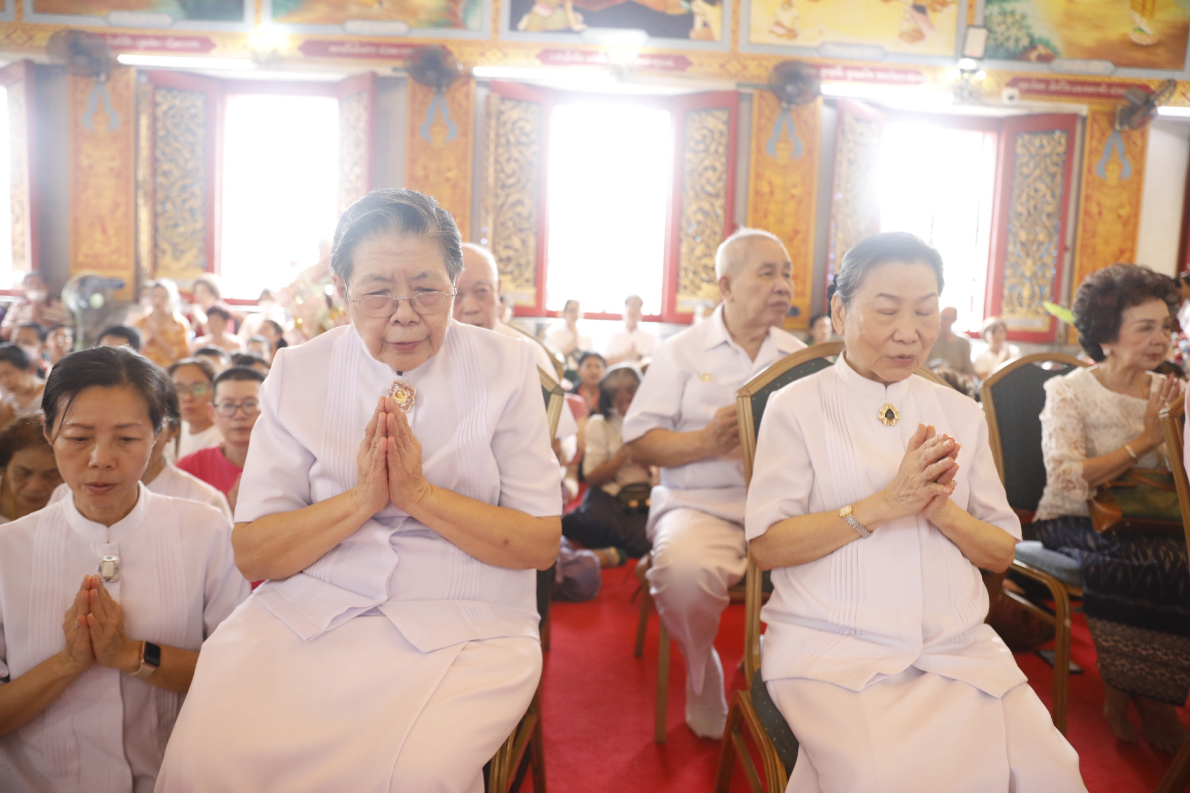 ภาพร่วมพิธีกรรมวัดแก้วแจ่มฟ้า