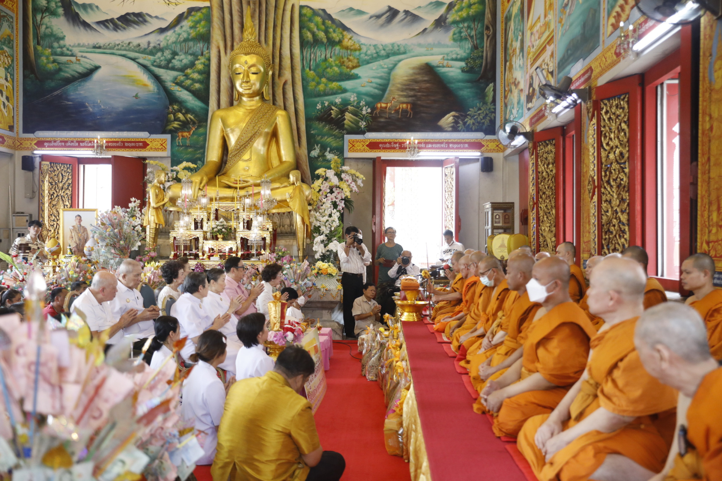 ภาพร่วมพิธีกรรมวัดแก้วแจ่มฟ้า