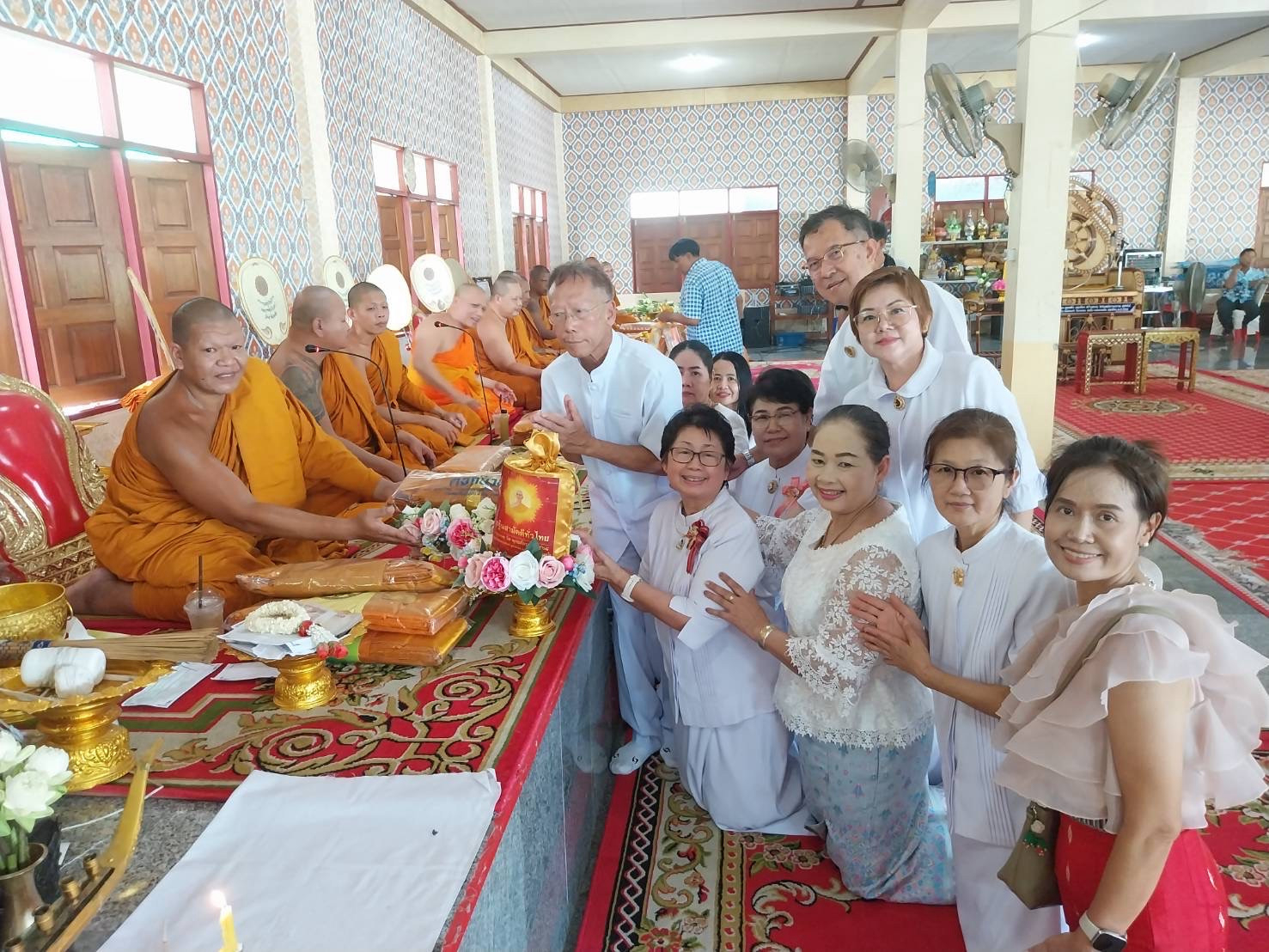 ภาพการถวายปัจจัยวัดวิบูลย์ธรรมาราม