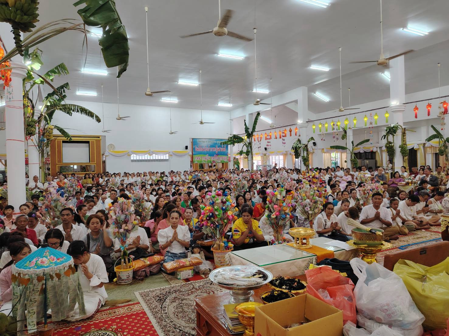 ภาพร่วมพิธีกรรมวัดสัมมาชัญญาวาส