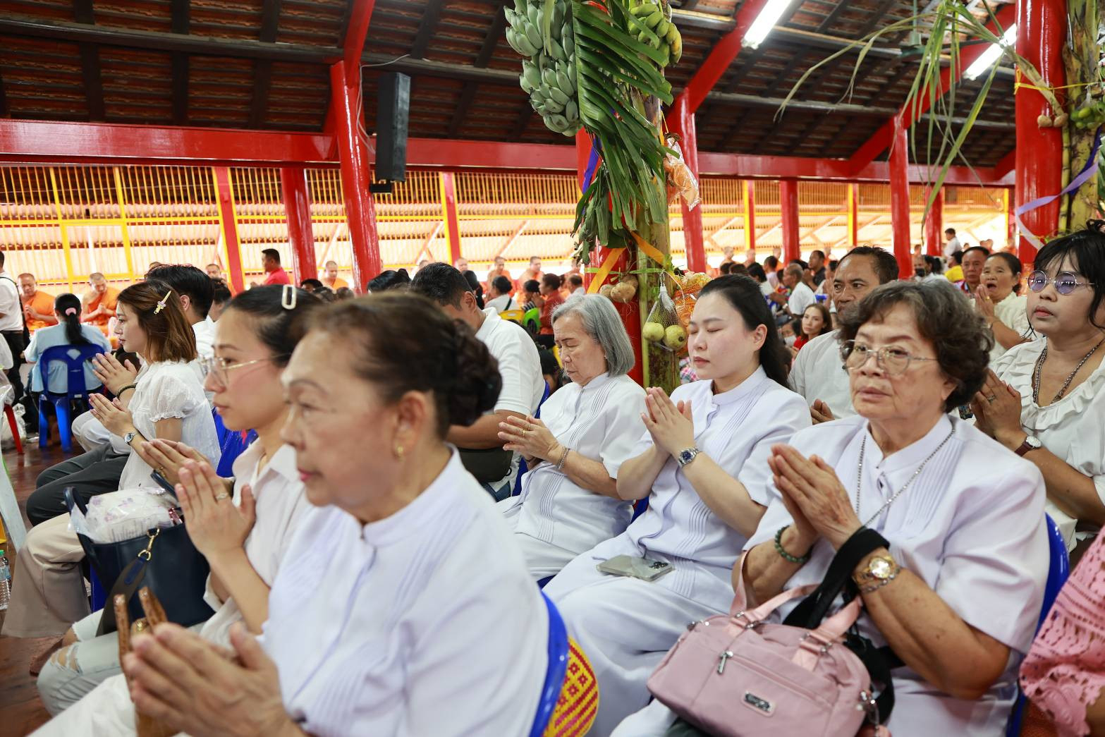 ภาพร่วมพิธีกรรมวัดศาลาแดง