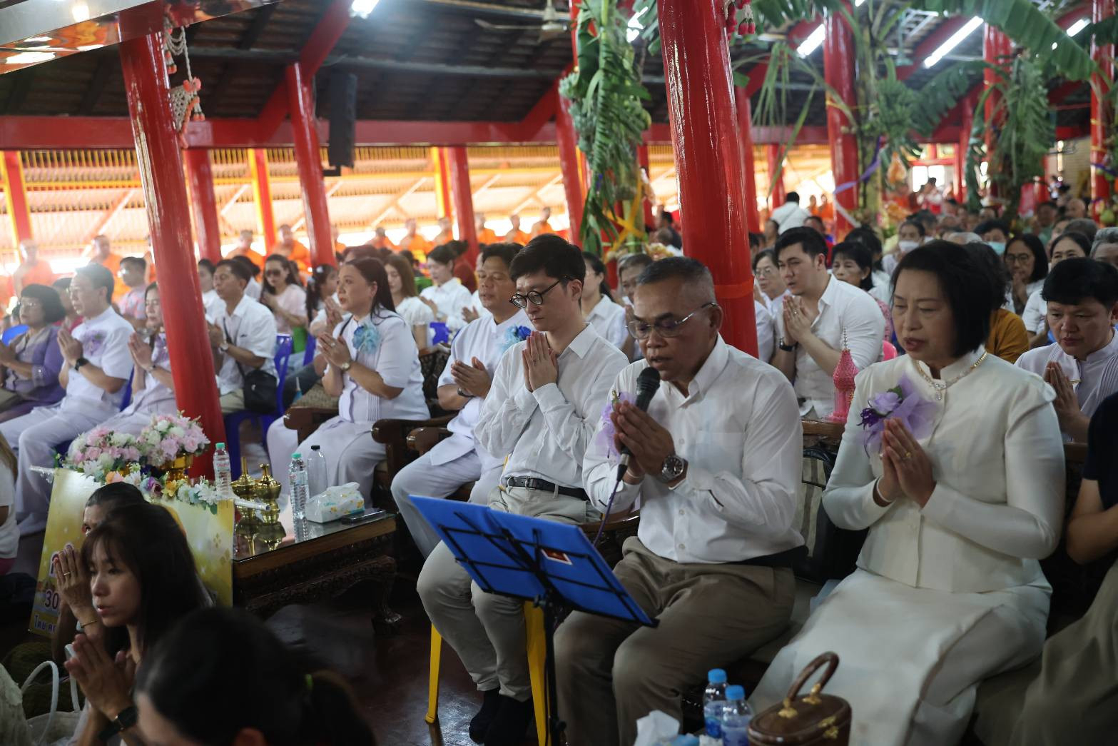 ภาพร่วมพิธีกรรมวัดศาลาแดง