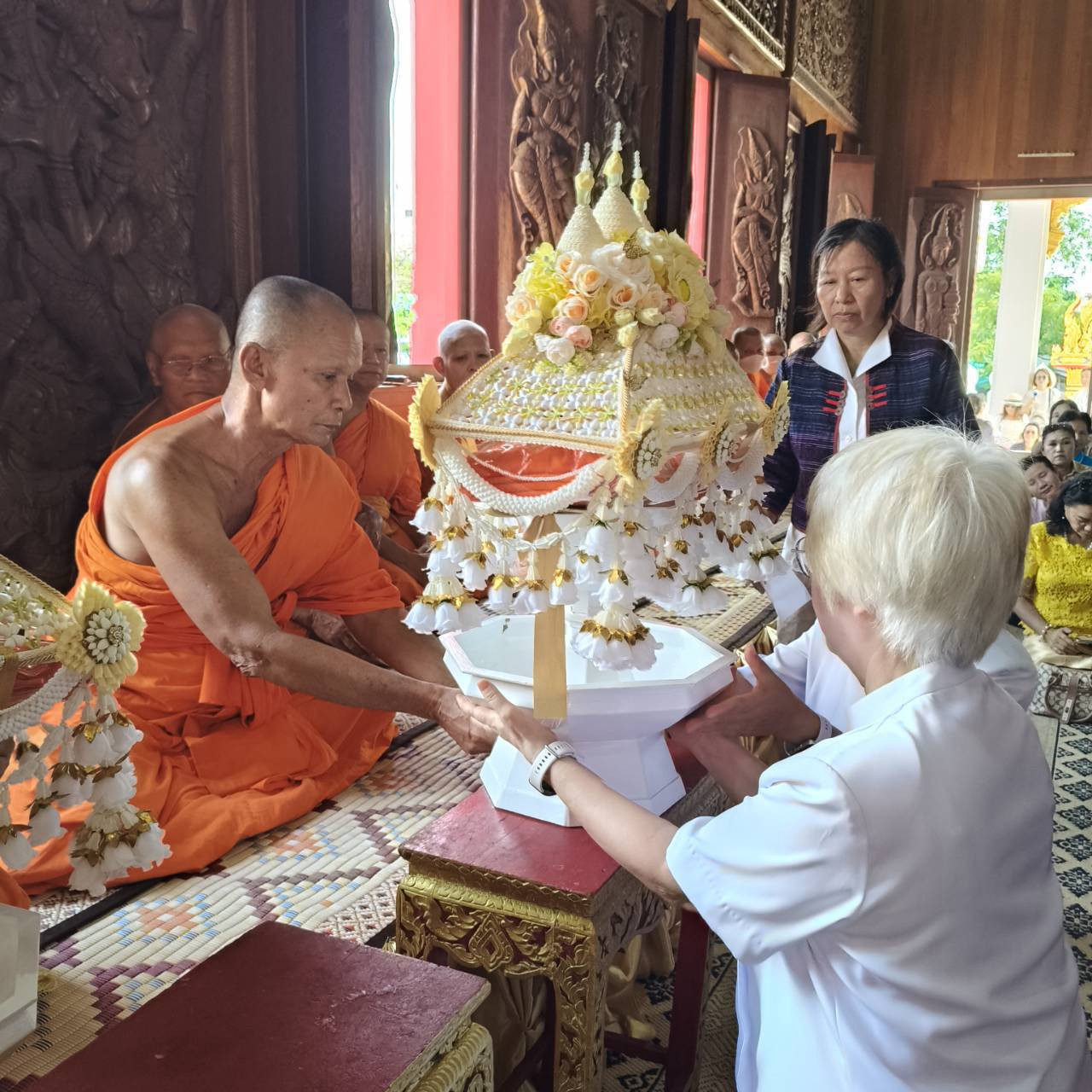 ภาพร่วมพิธีกรรมวัดรางบัว