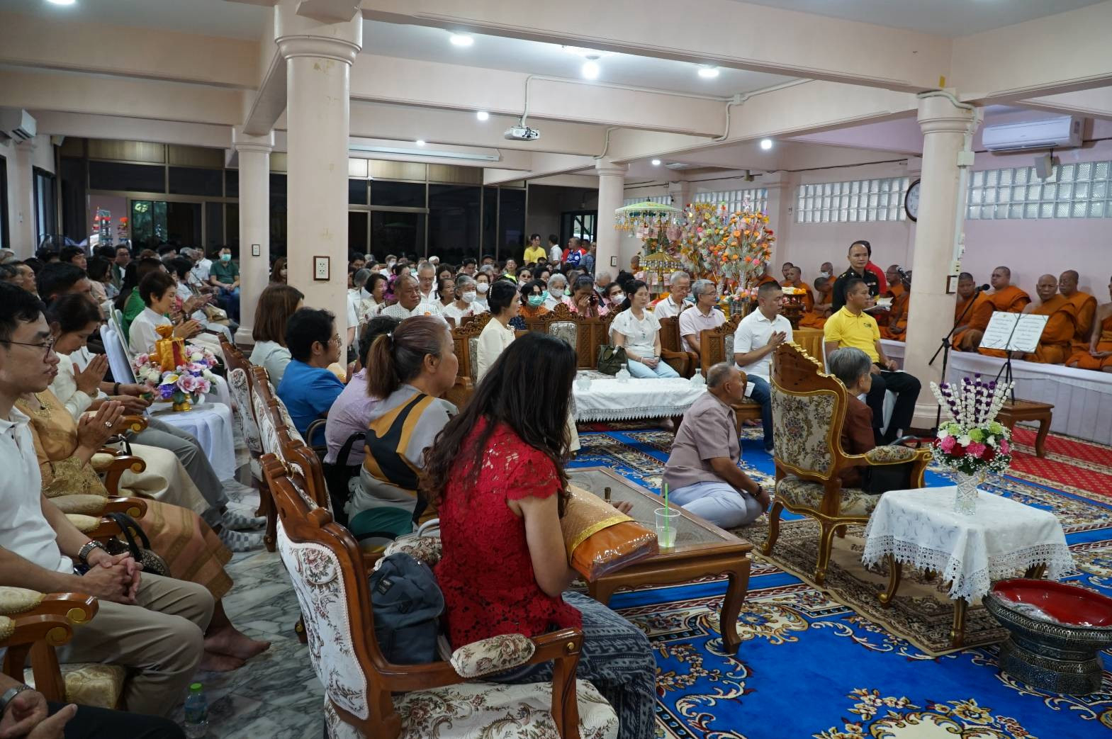 ภาพร่วมพิธีกรรมวัดประสาทบุญญาวาส