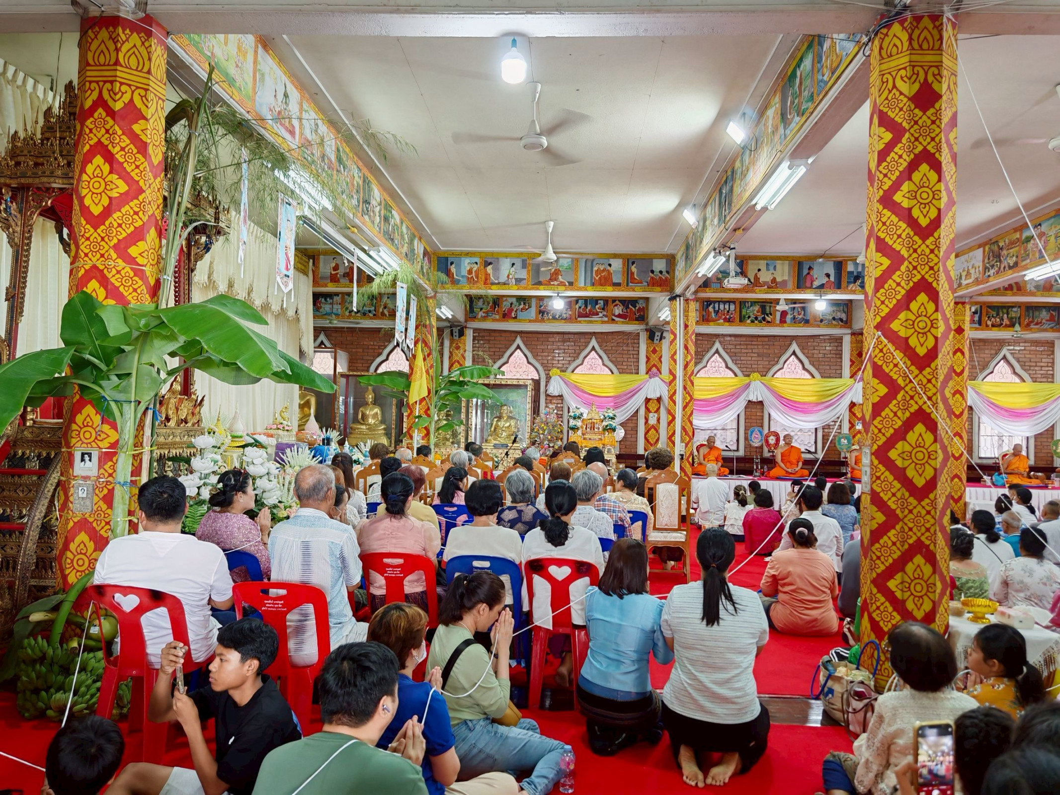 ภาพร่วมพิธีกรรมวัดปลูกศรัทธา