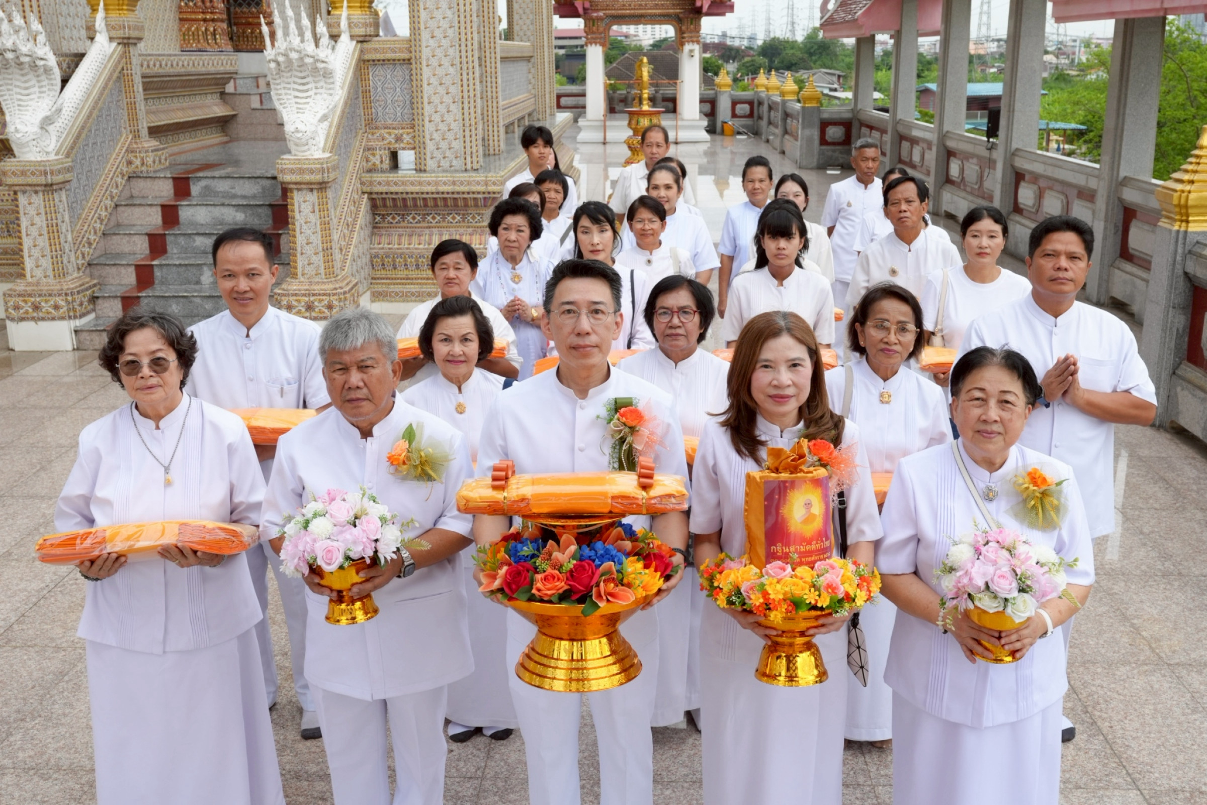 ภาพร่วมขบวนกฐินวัดม่วง
