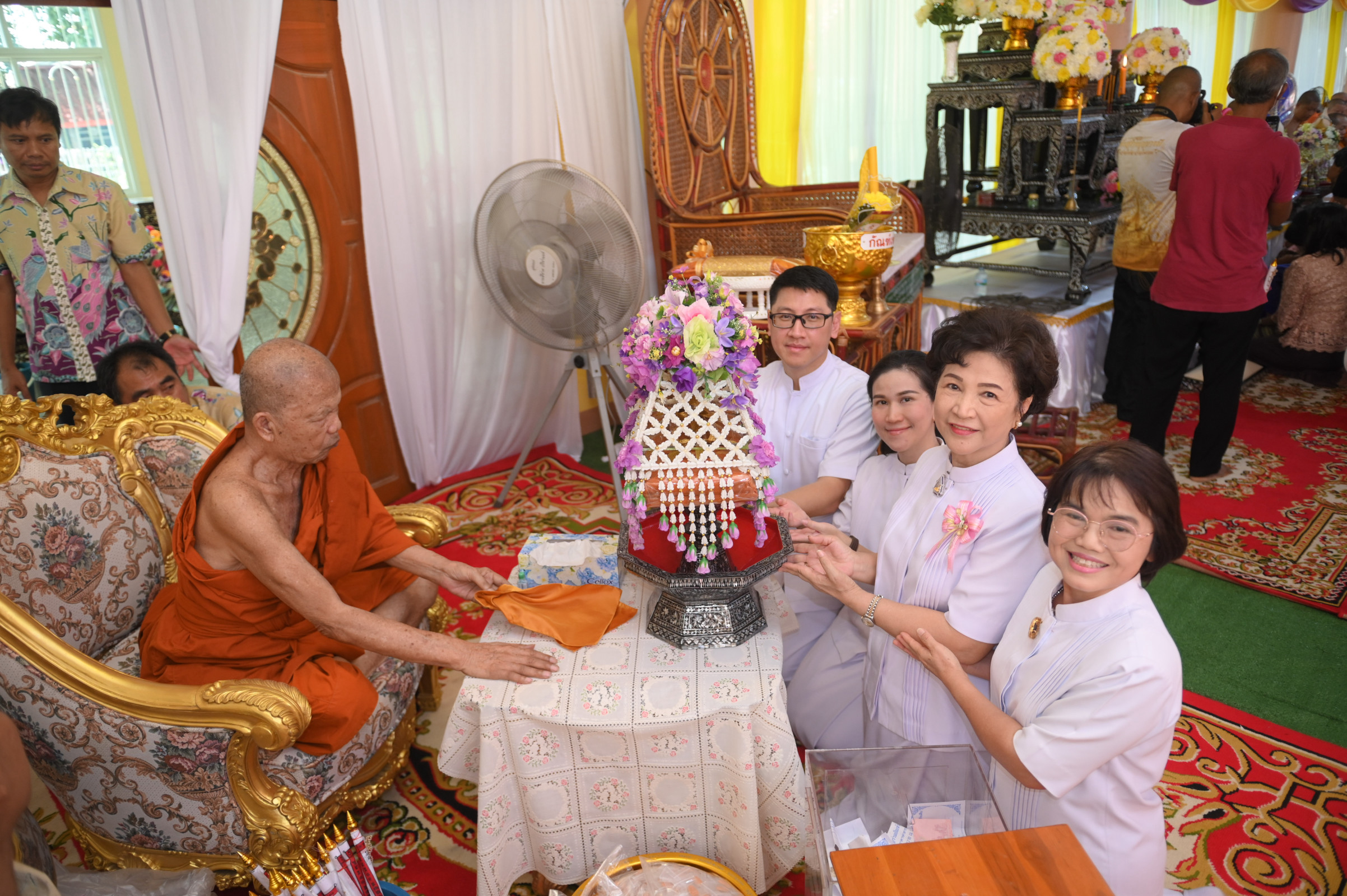 ภาพร่วมพิธีกรรมวัดไตรรัตนาราม