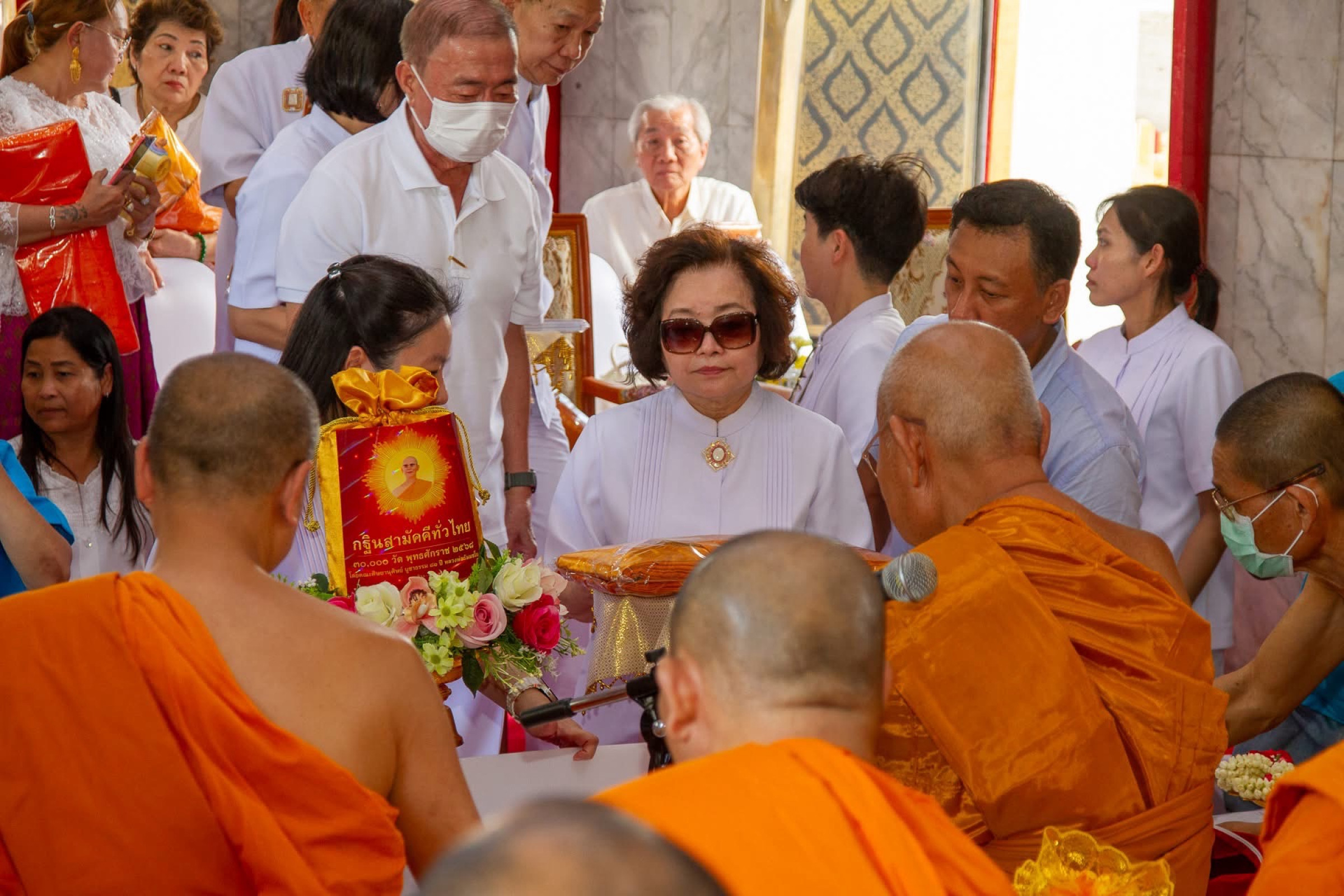 ภาพร่วมพิธีกรรมวัดใหม่พิเรนทร์