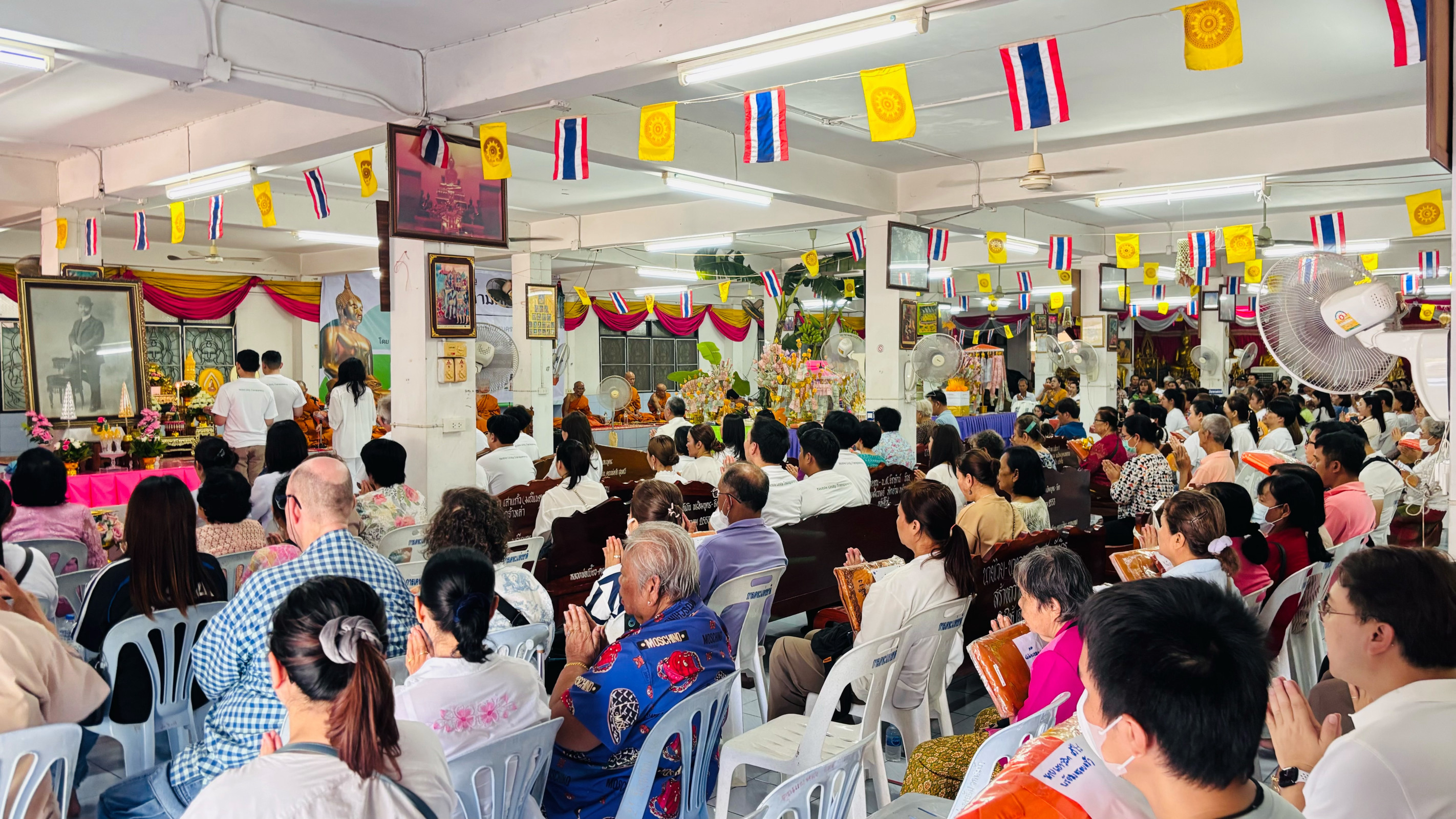ภาพร่วมพิธีกรรมวัดโคกจ้าหล่า