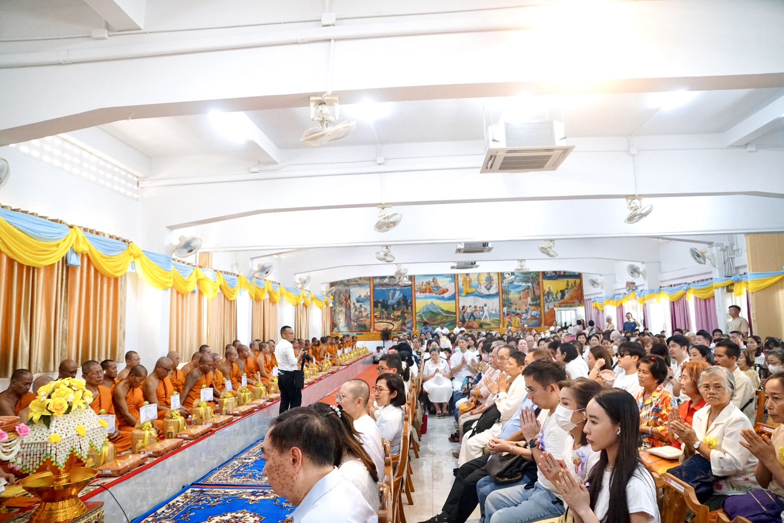 ภาพร่วมพิธีกรรมวัดบรมสถล