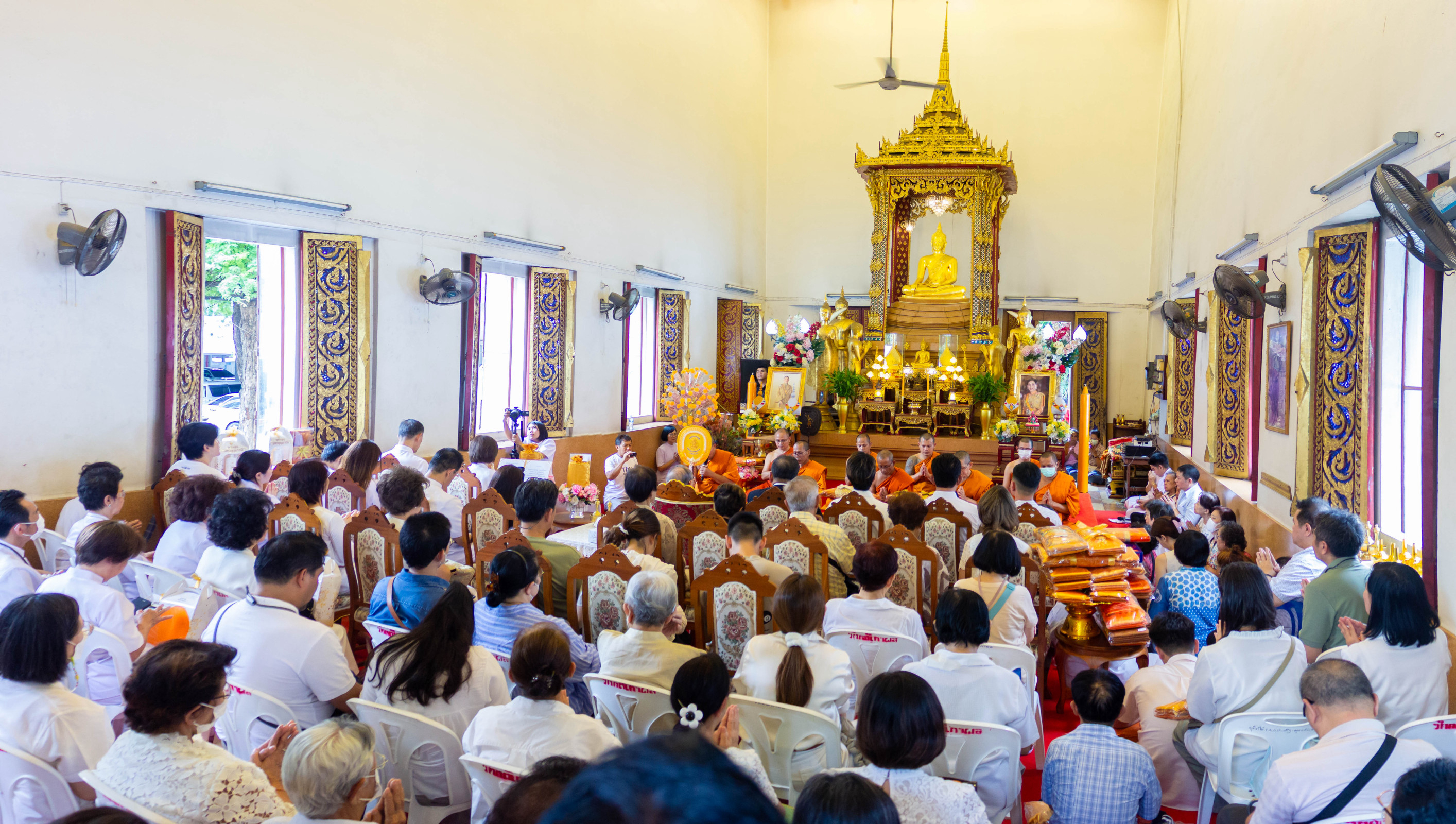 ภาพร่วมพิธีกรรมวัดคณิกาผล