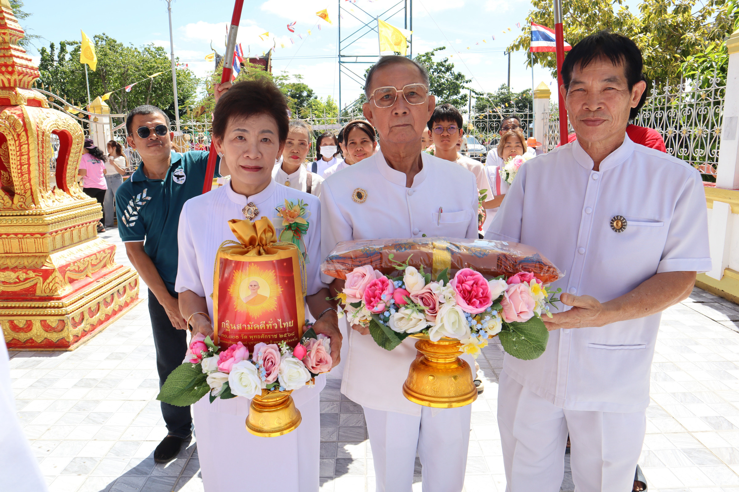 ภาพร่วมพิธีกรรมวัดลำต้อยติ่ง