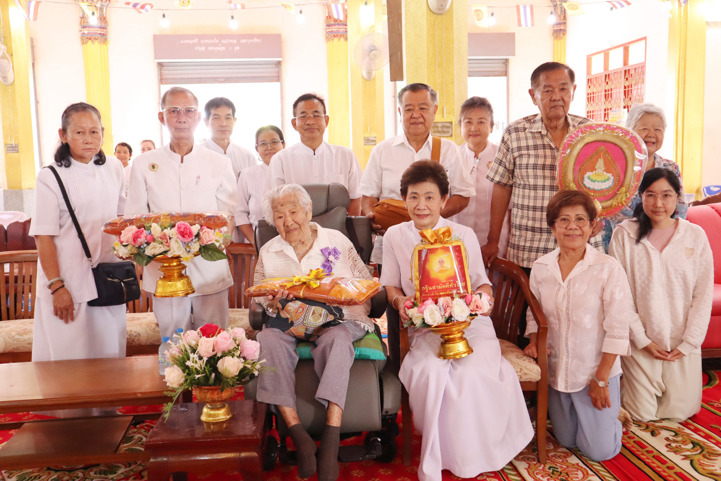 ภาพร่วมพิธีกรรมวัดลำต้อยติ่ง