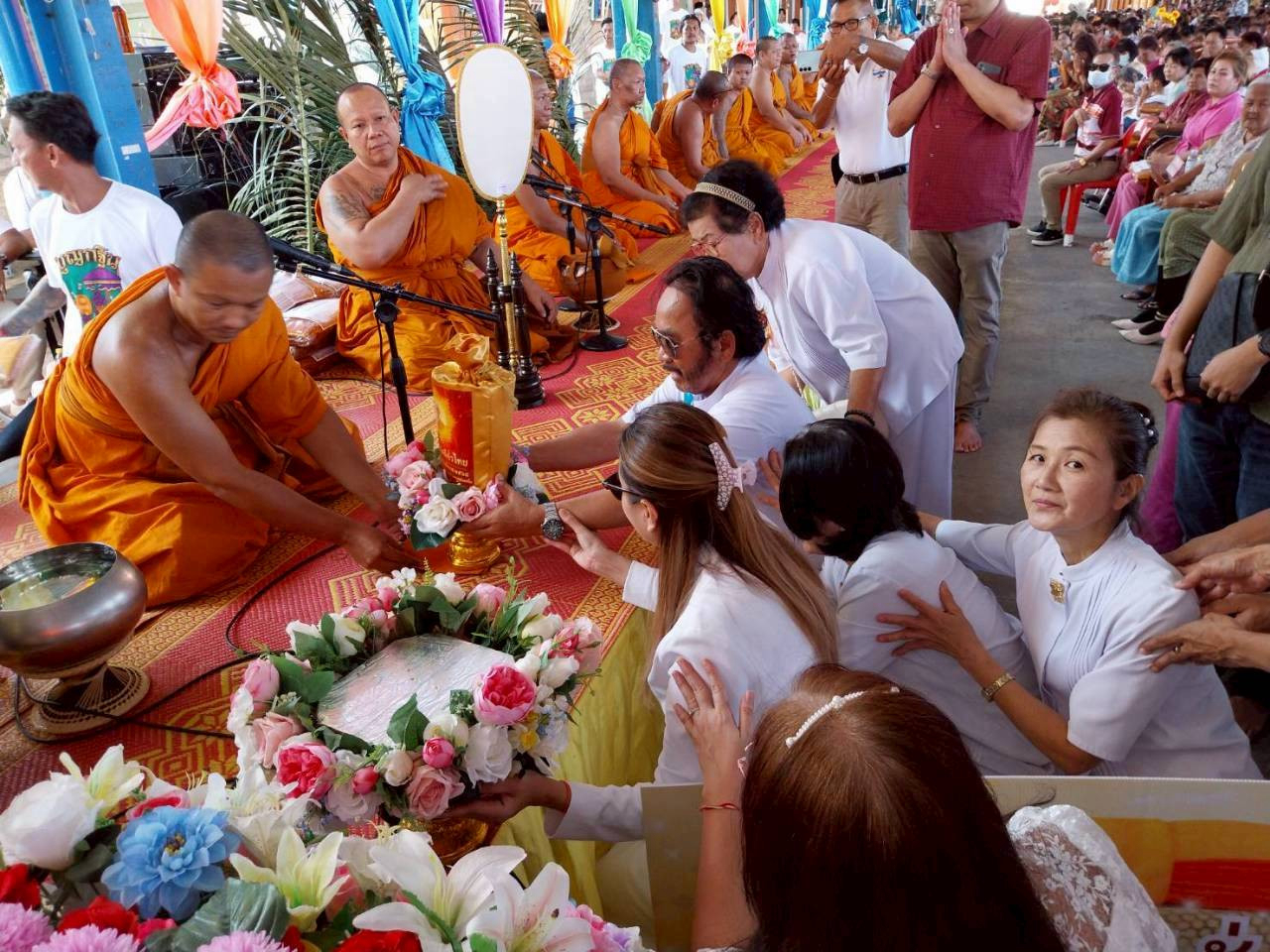 ภาพการถวายปัจจัยวัดสุทธิสะอาด