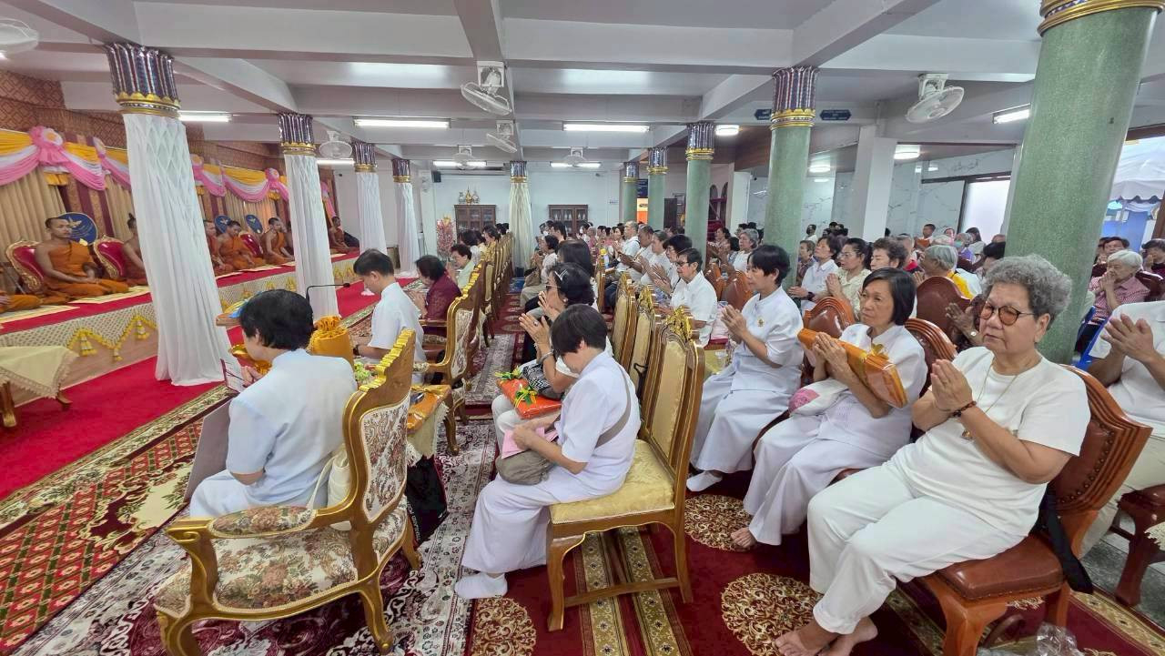 ภาพร่วมพิธีกรรมวัดลครทำ