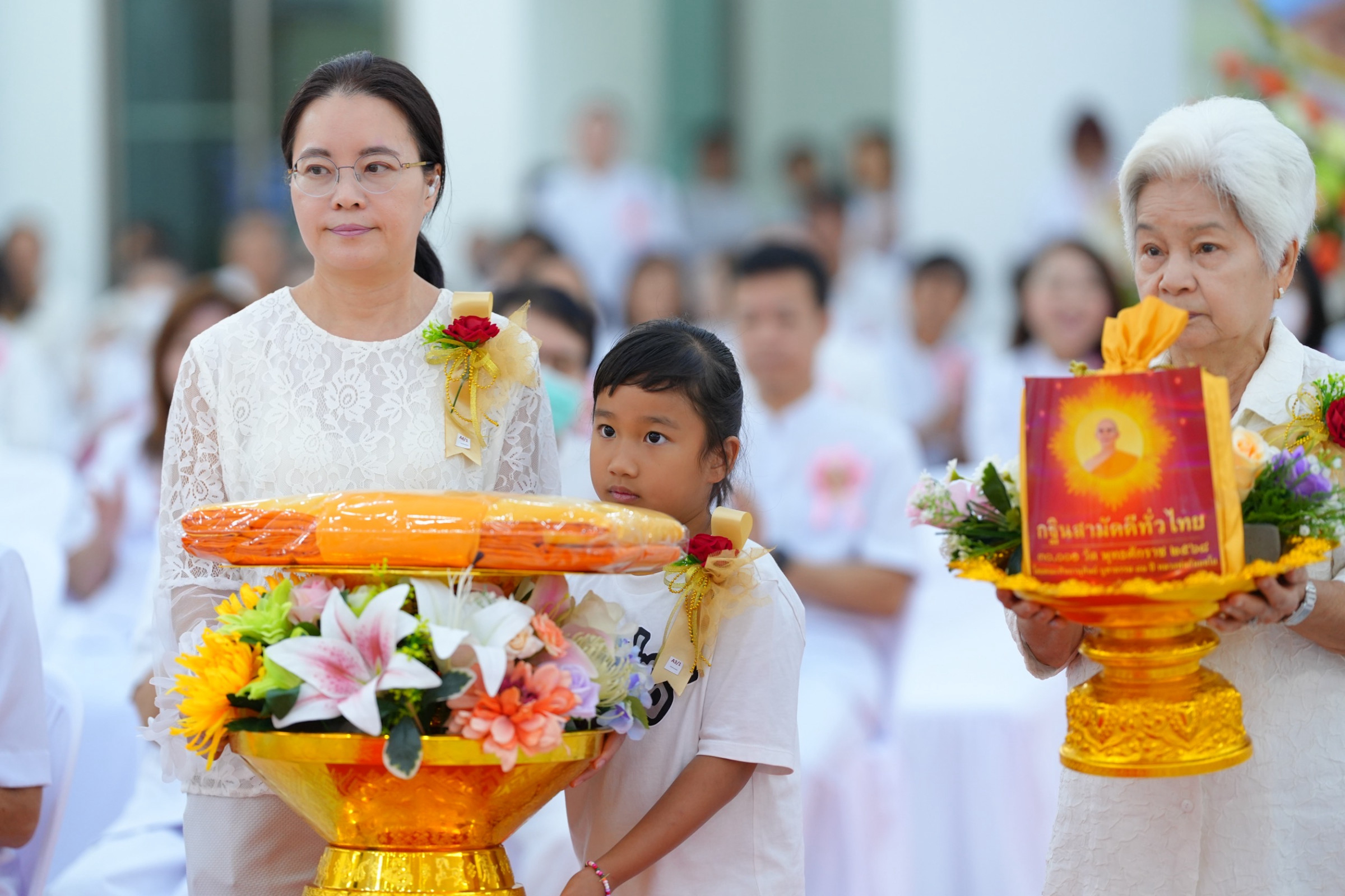 ภาพร่วมขบวนกฐินศูนย์ปฏิบัติธรรมน้ำใสใจสว่าง