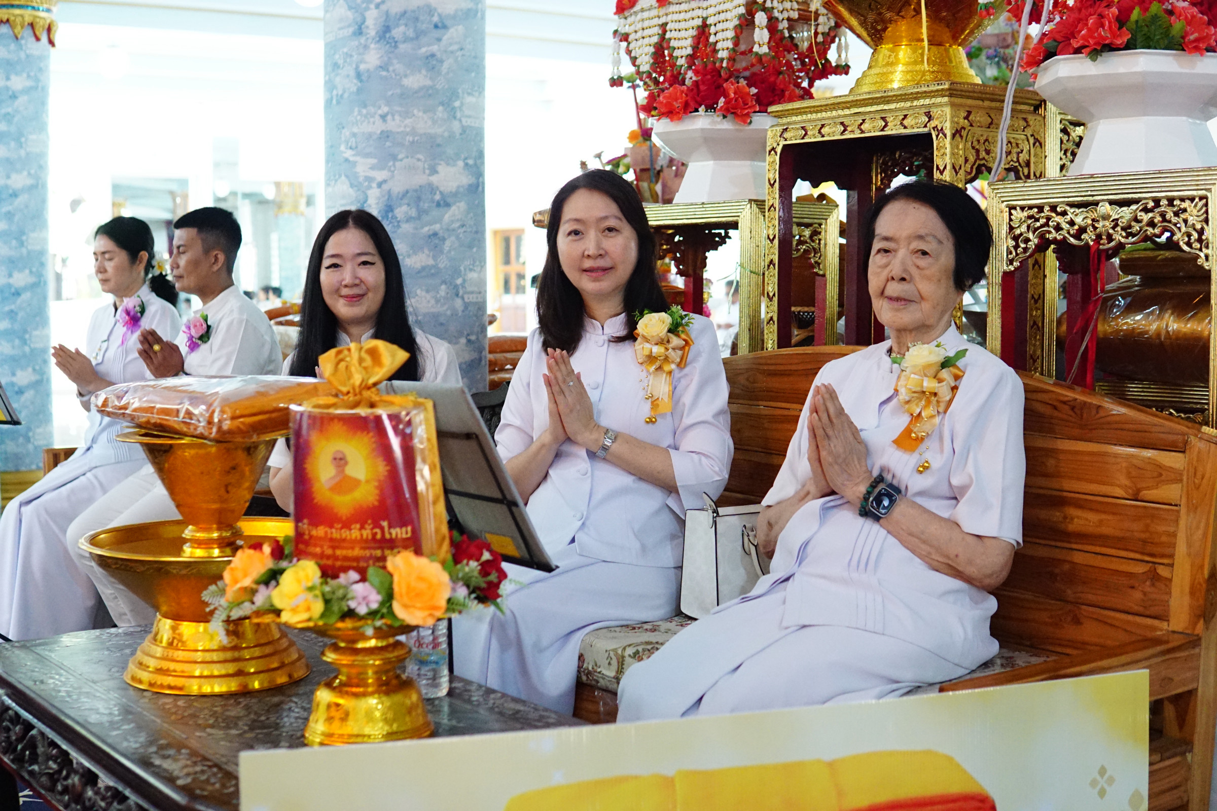 ภาพร่วมพิธีกรรมวัดพระสมุทรเจดีย์