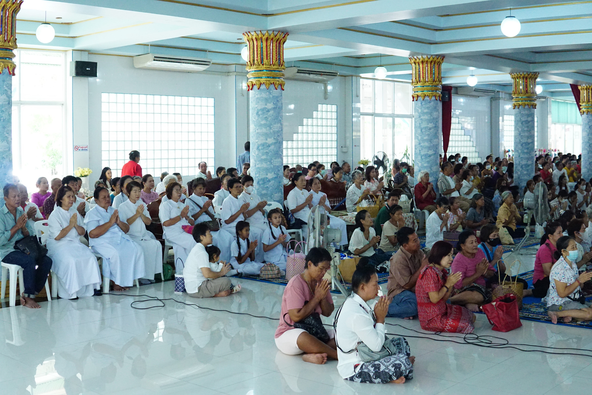 ภาพร่วมพิธีกรรมวัดพระสมุทรเจดีย์
