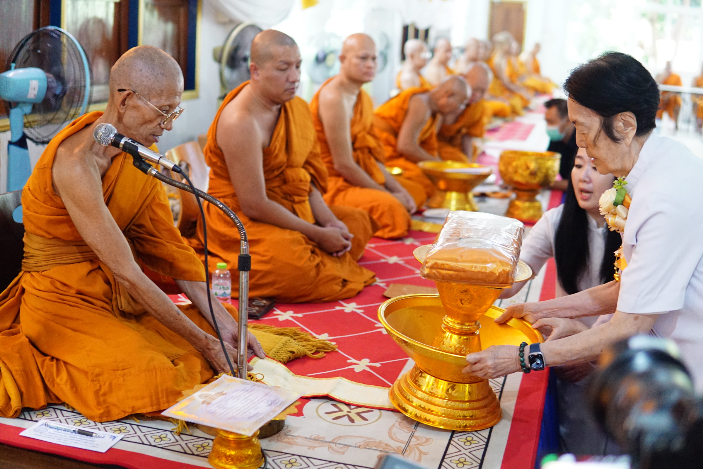 ภาพร่วมพิธีกรรมวัดพระสมุทรเจดีย์