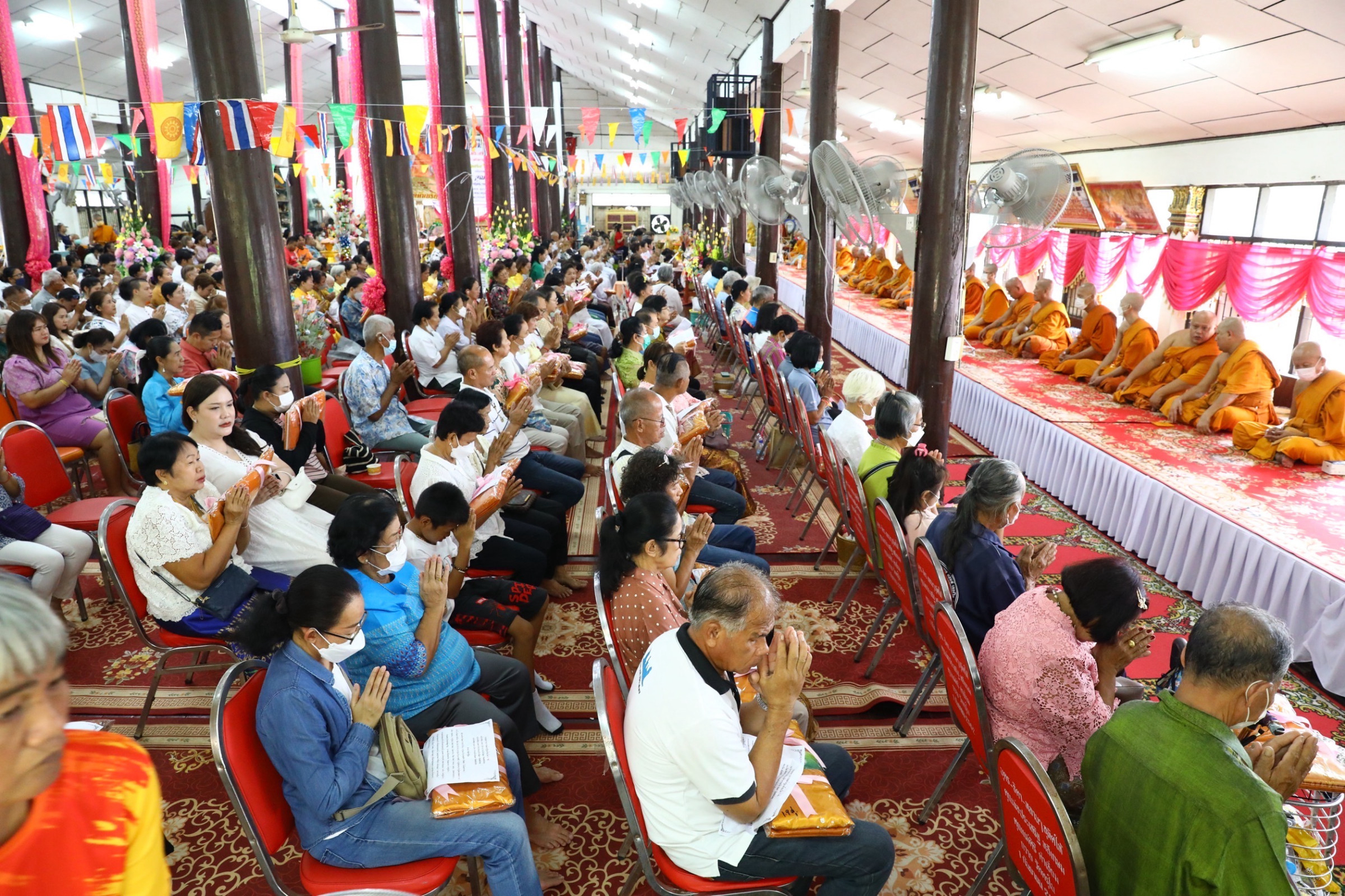 ภาพร่วมพิธีกรรมวัดครุใน