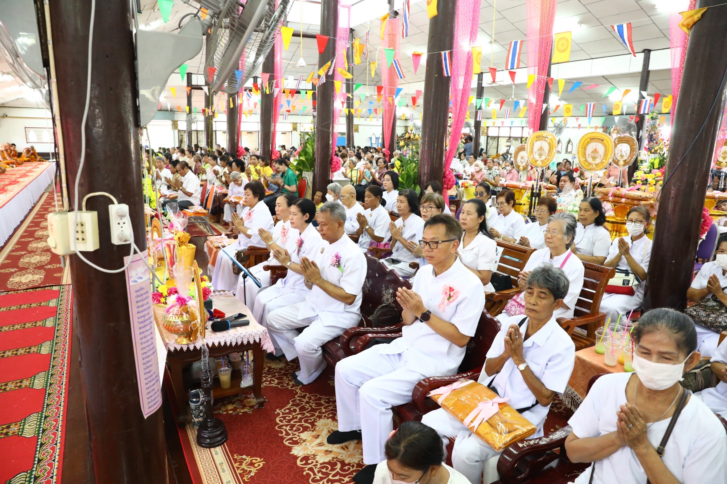 ภาพร่วมพิธีกรรมวัดครุใน