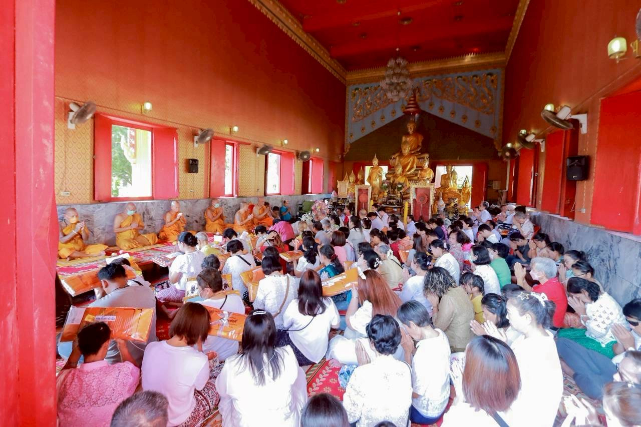 ภาพร่วมพิธีกรรมวัดรวก