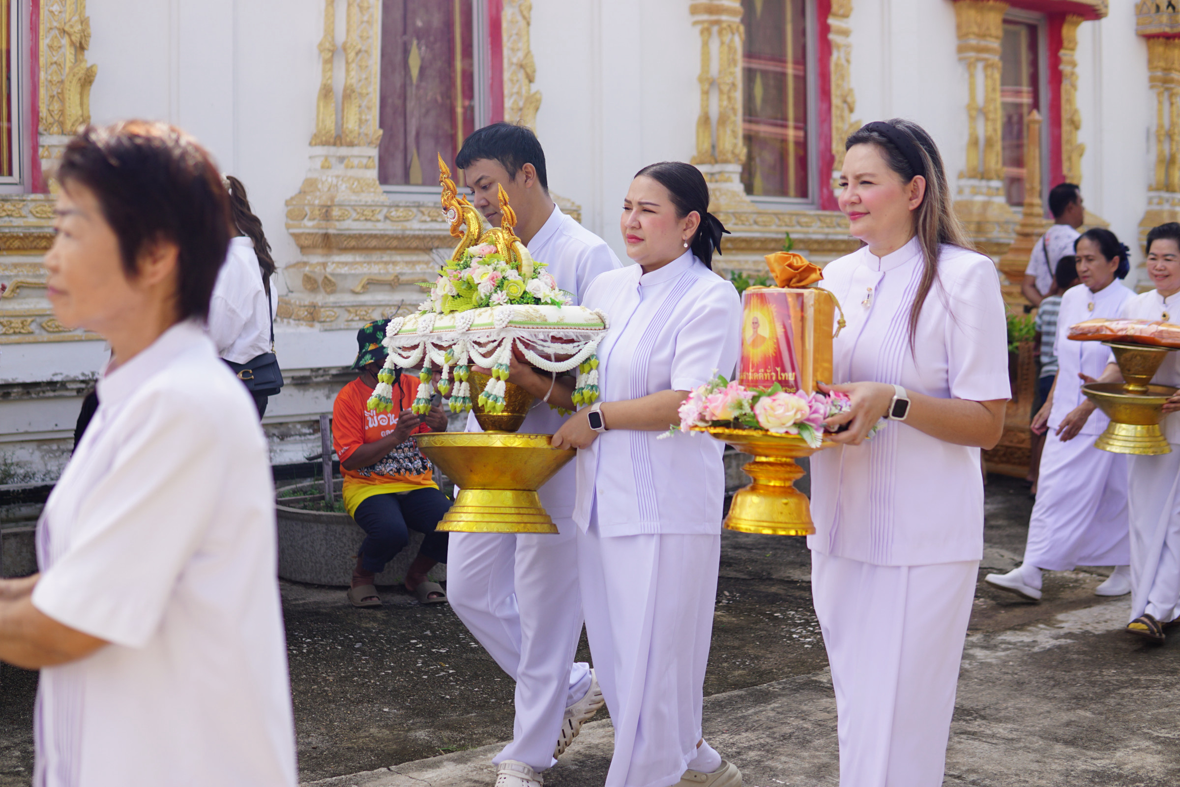 ภาพร่วมพิธีกรรมวัดทองรำไพ