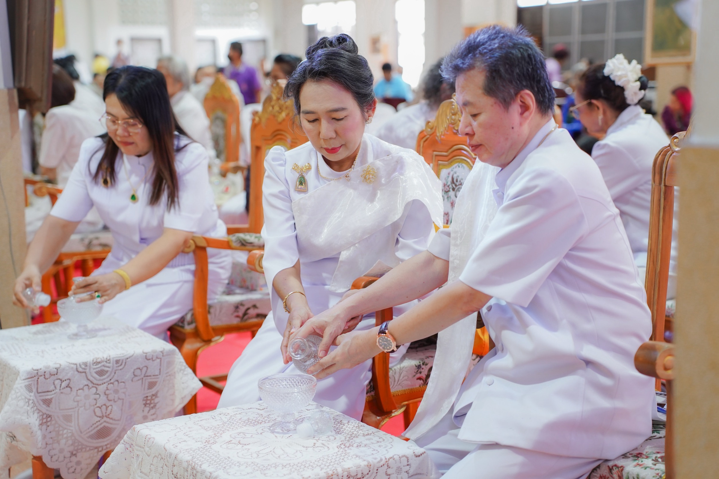 ภาพร่วมพิธีกรรมวัดบางน้ำผึ้งนอก