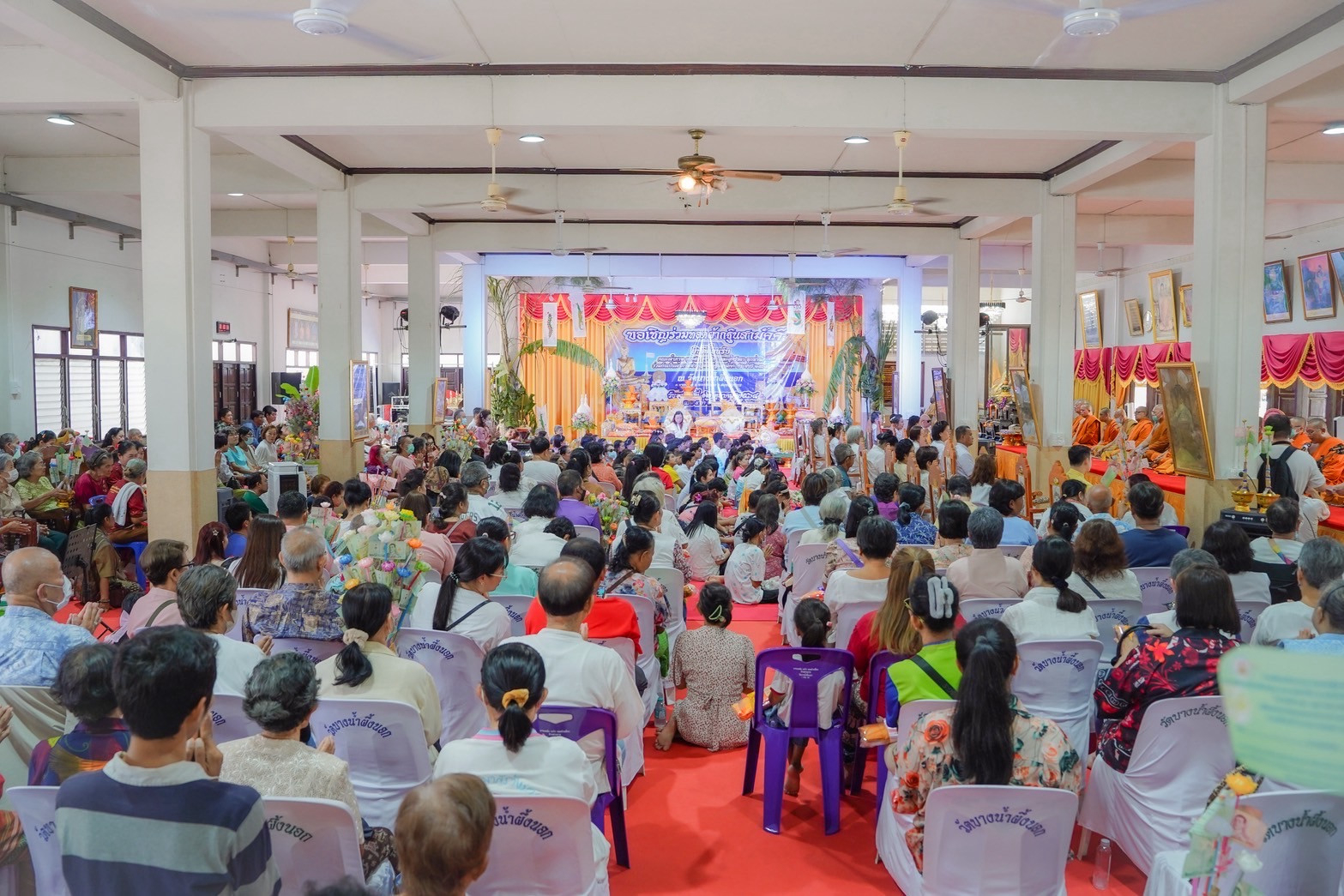 ภาพร่วมพิธีกรรมวัดบางน้ำผึ้งนอก