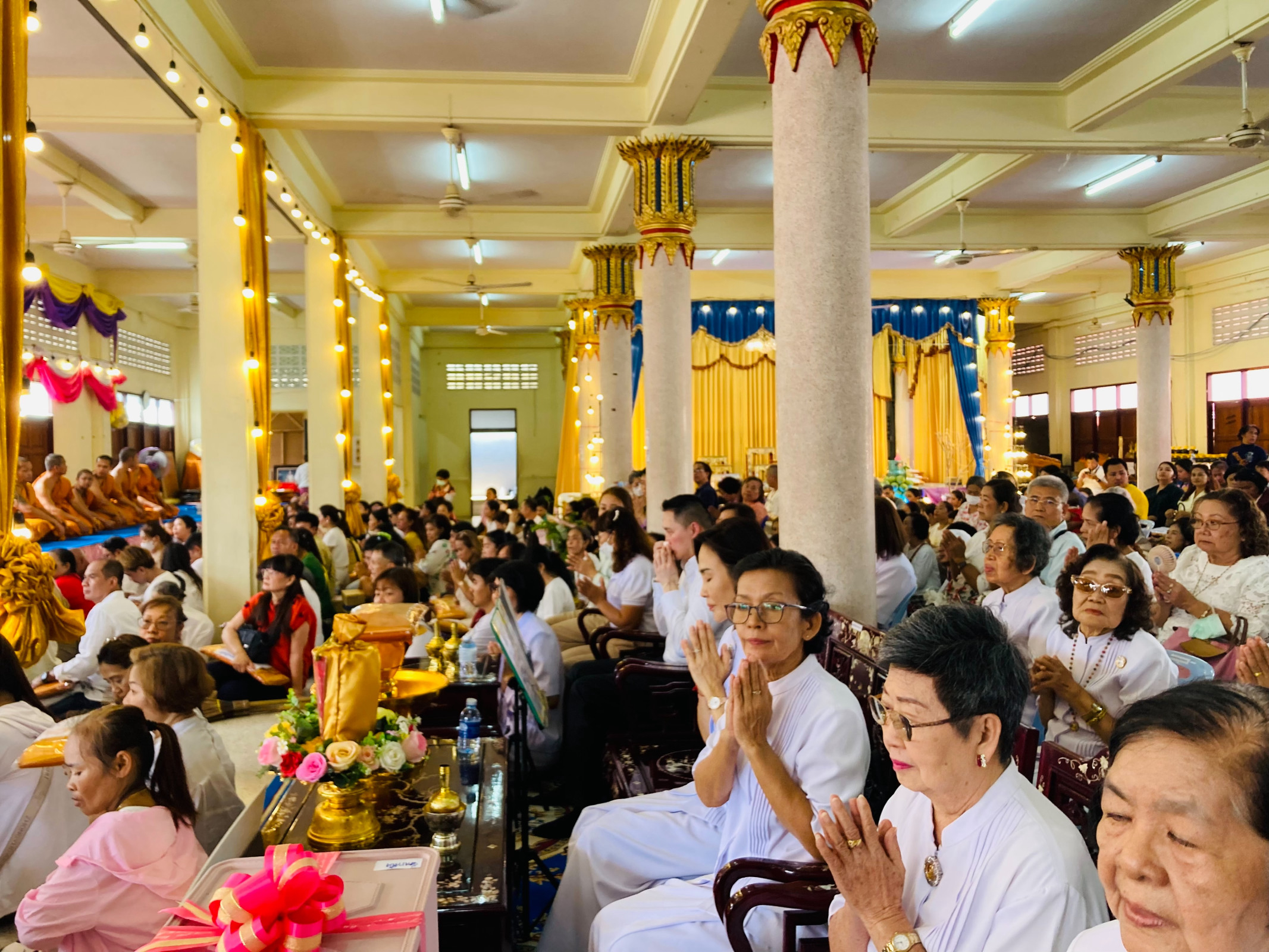 ภาพร่วมพิธีกรรมวัดบางปิ้ง