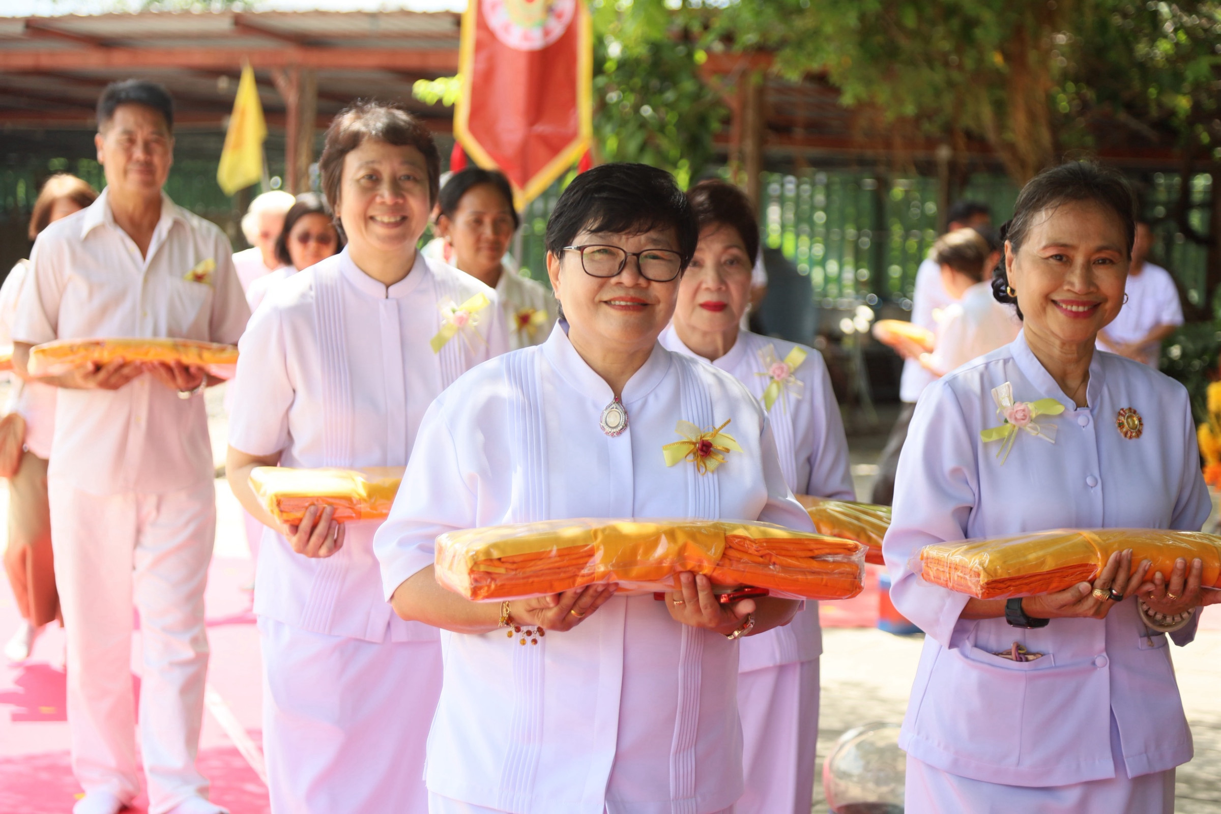 ภาพร่วมพิธีกรรมศูนย์อบรมสมุทรปราการ