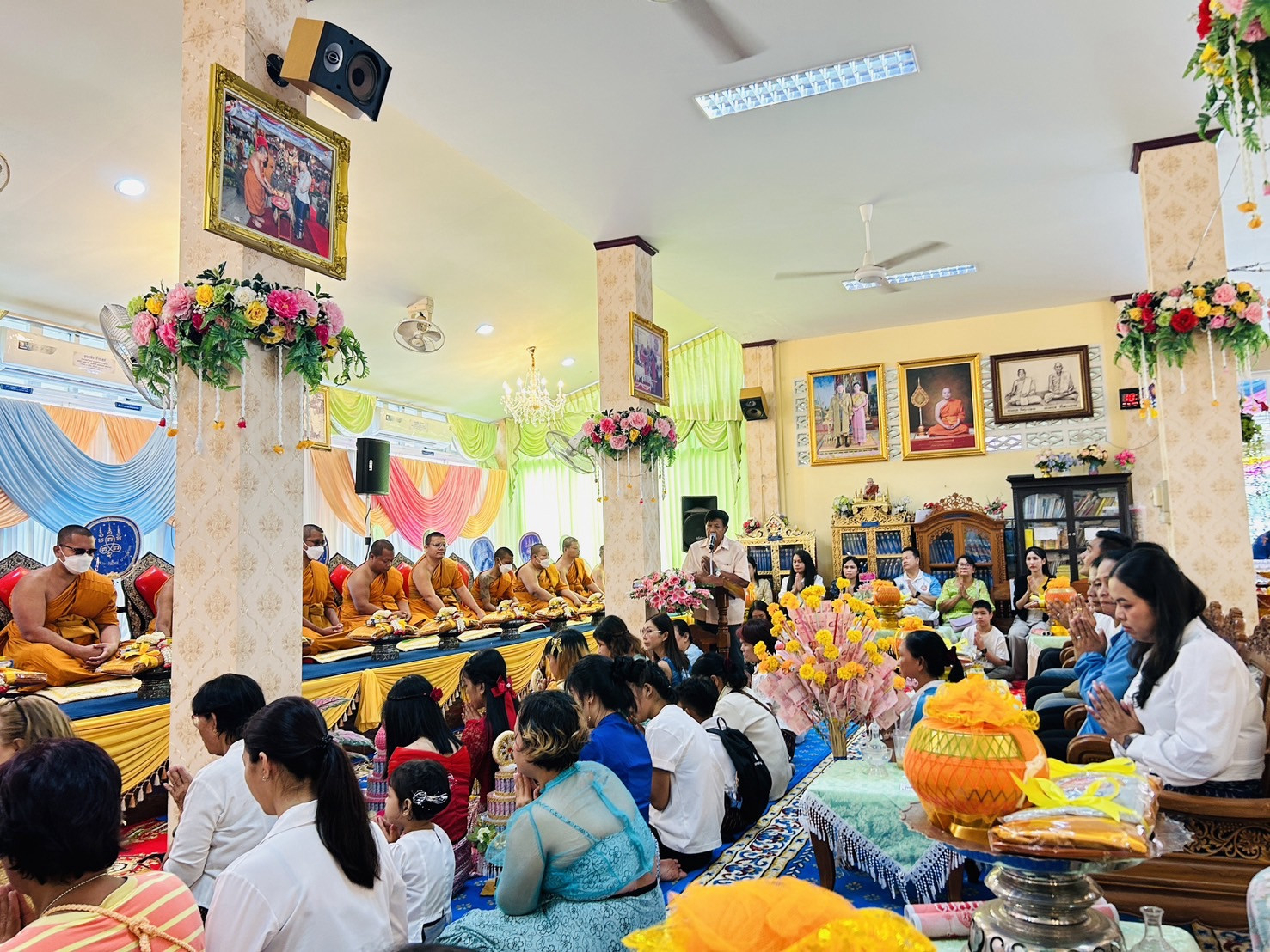 ภาพร่วมพิธีกรรมวัดใหม่