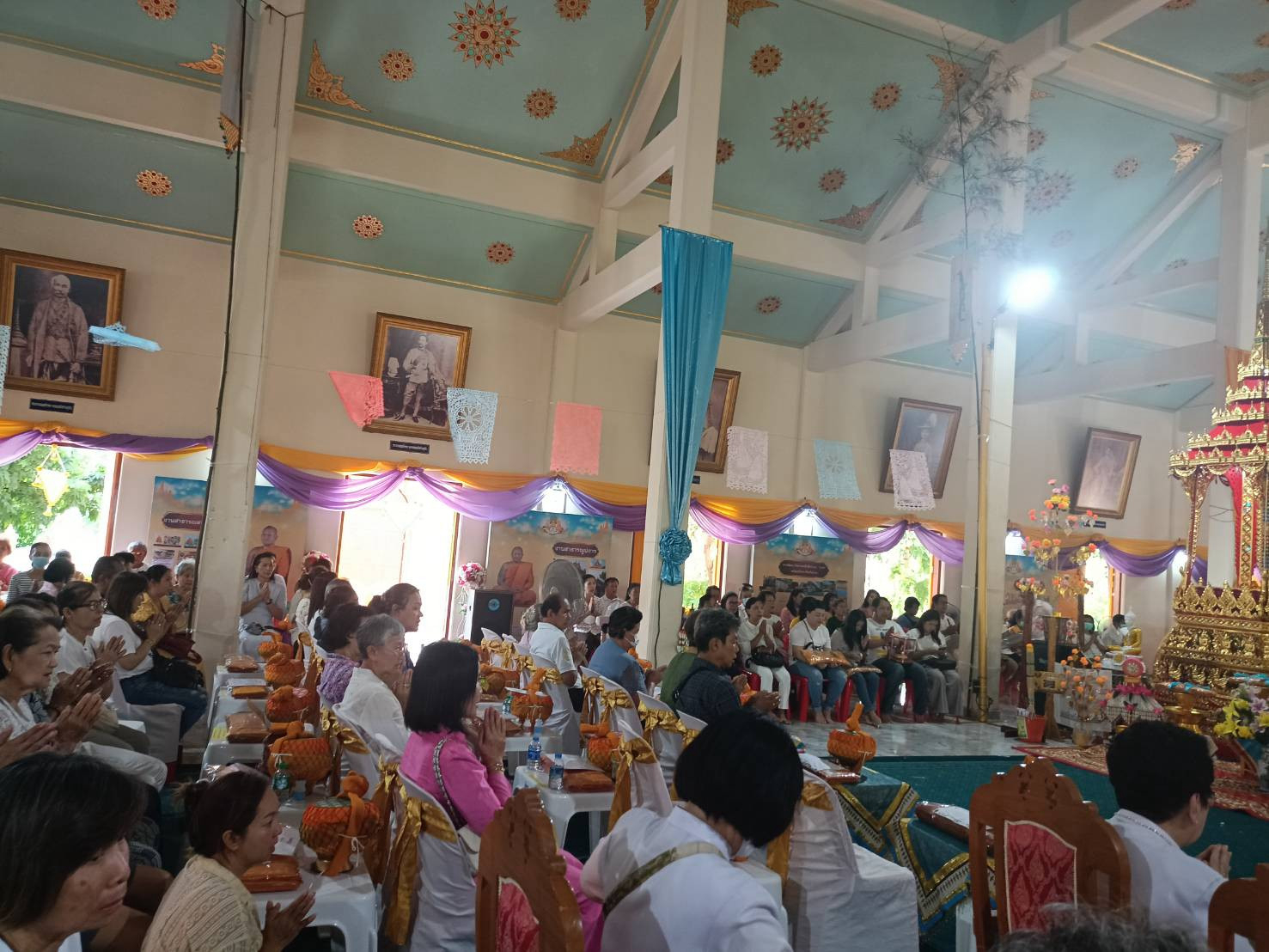 ภาพร่วมพิธีกรรมวัดพุทธภาวนาราม