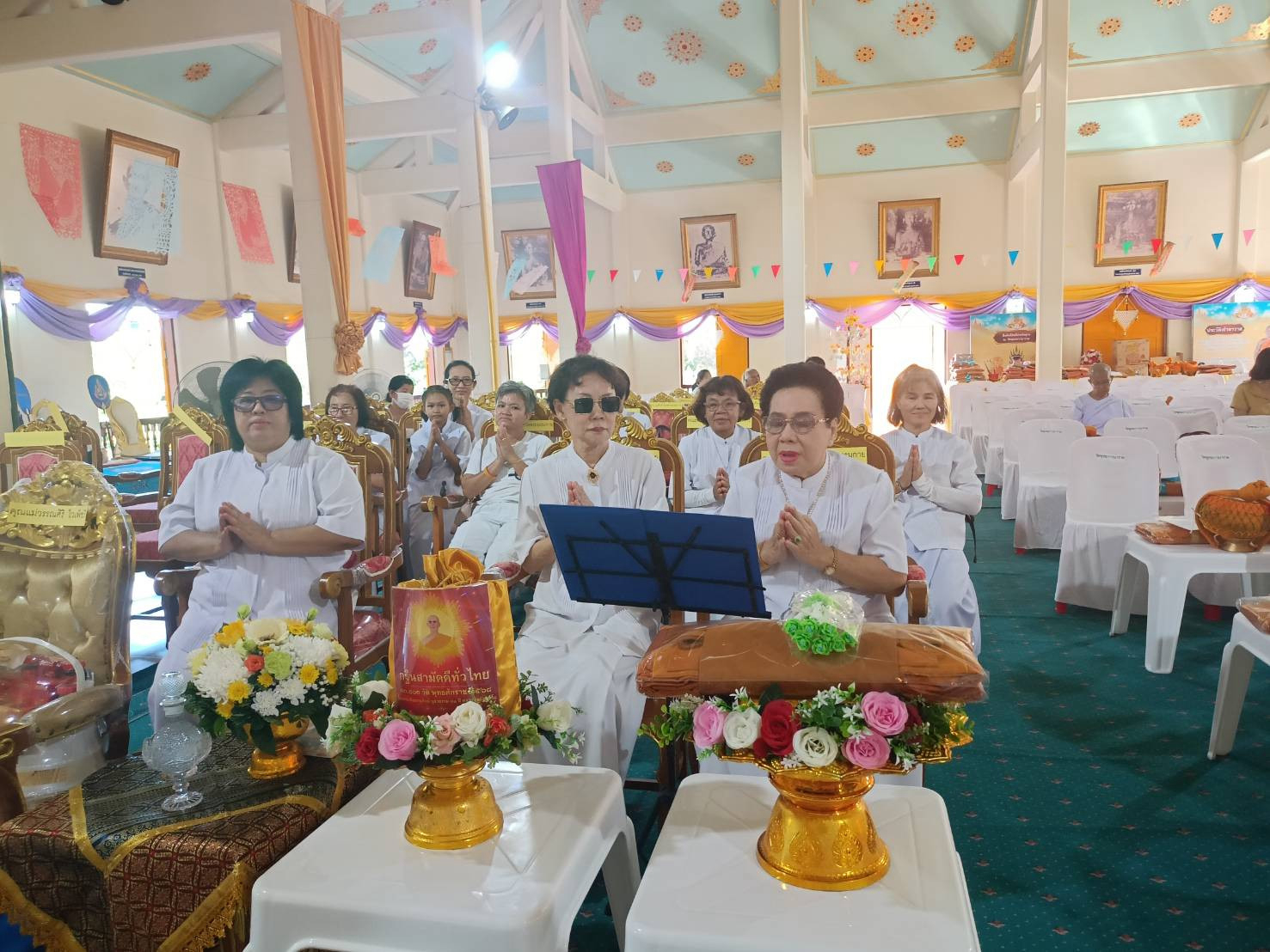 ภาพร่วมพิธีกรรมวัดพุทธภาวนาราม