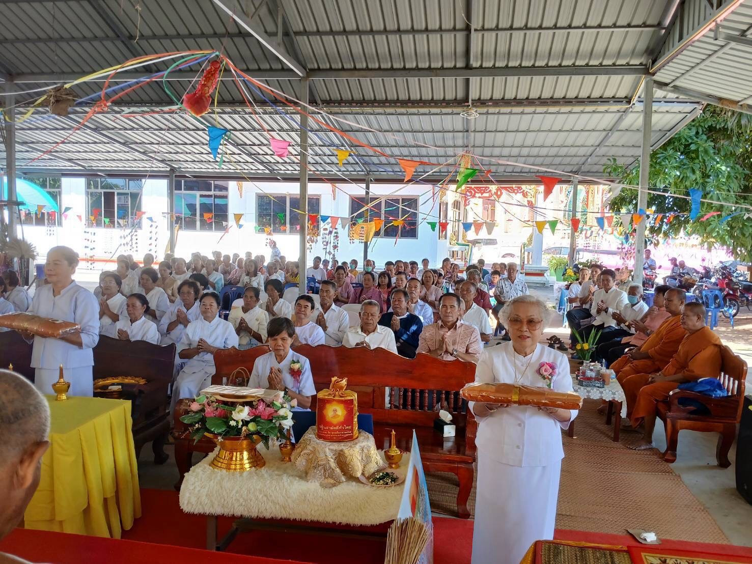 ภาพร่วมพิธีกรรมวัดหนองบัว