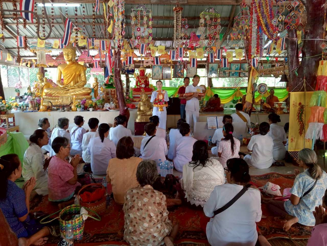 ภาพร่วมพิธีกรรมวัดเมืองทองราษฎร์บำรุง